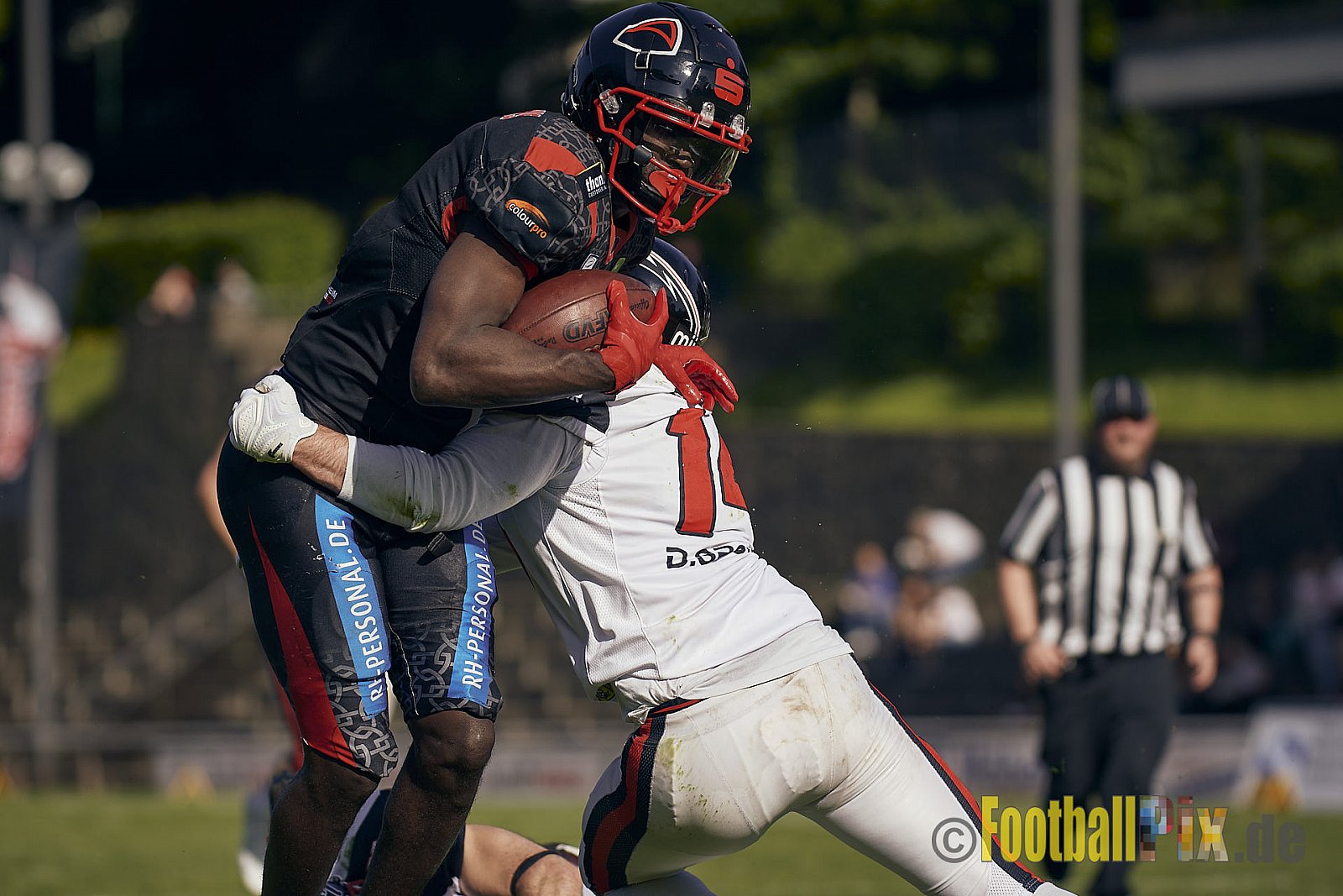 GFL2 Season 2023 Solingen Paladins vs. Düsseldorf Panther am 27.05.2023 im Stadion Jahnkampfbahn Solingen, Adolf-Clarenbach-Straße 36, 42719 Solingen. Punkte Endstand 20 : 21.
[Bildnummer: 2023-05-27_0268] - SolingenPaladinsVsDPanther
