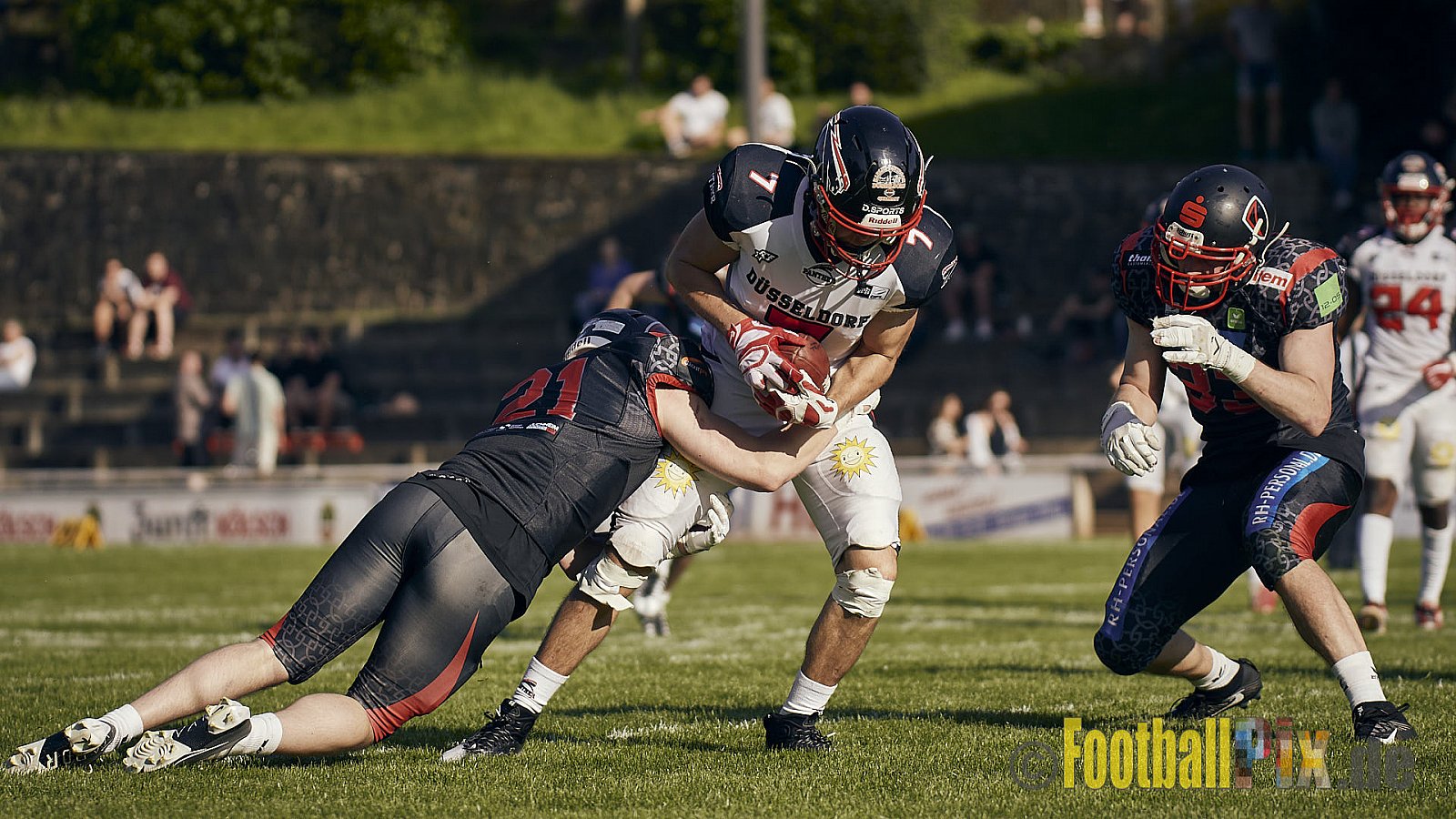 GFL2 Season 2023 Solingen Paladins vs. Düsseldorf Panther am 27.05.2023 im Stadion Jahnkampfbahn Solingen, Adolf-Clarenbach-Straße 36, 42719 Solingen. Punkte Endstand 20 : 21.
[Bildnummer: 2023-05-27_0302] - SolingenPaladinsVsDPanther