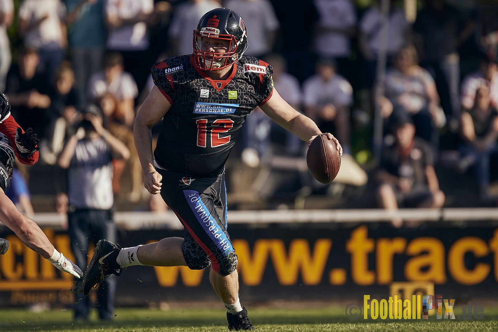 GFL2 Season 2023 Solingen Paladins vs. Düsseldorf Panther am 27.05.2023 im Stadion Jahnkampfbahn Solingen, Adolf-Clarenbach-Straße 36, 42719 Solingen. Punkte Endstand 20 : 21.
[Bildnummer: 2023-05-27_0425] - SolingenPaladinsVsDPanther