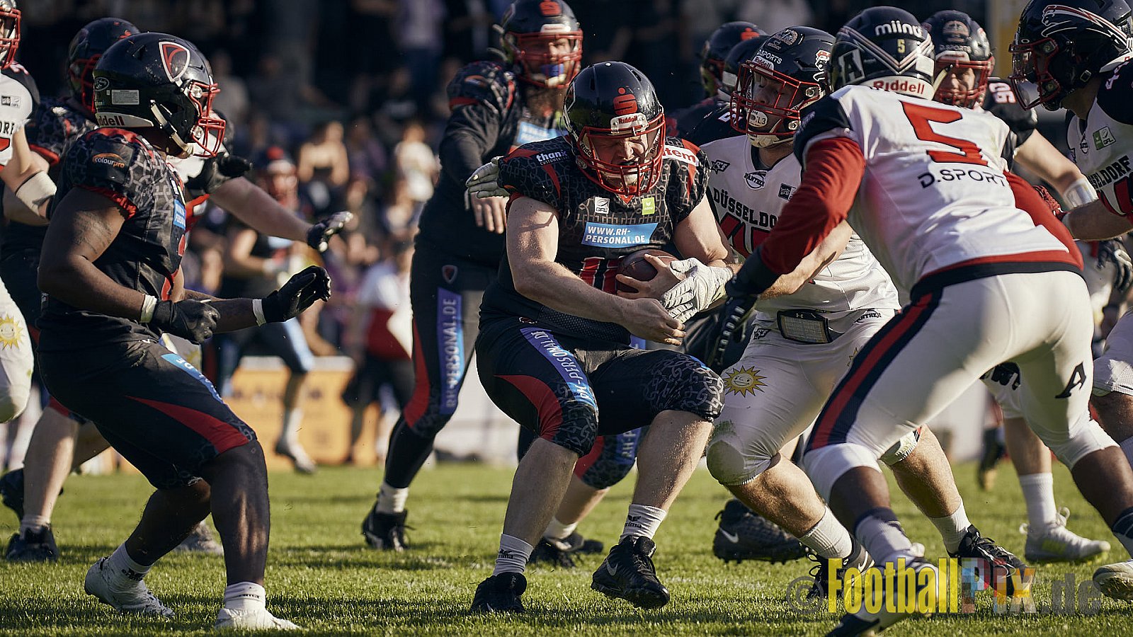 GFL2 Season 2023 Solingen Paladins vs. Düsseldorf Panther am 27.05.2023 im Stadion Jahnkampfbahn Solingen, Adolf-Clarenbach-Straße 36, 42719 Solingen. Punkte Endstand 20 : 21.
[Bildnummer: 2023-05-27_0486] - SolingenPaladinsVsDPanther