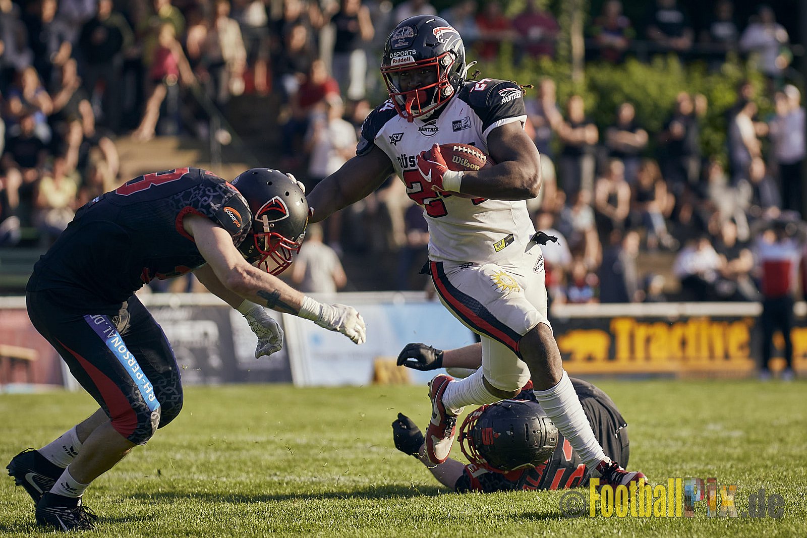 GFL2 Season 2023 Solingen Paladins vs. Düsseldorf Panther am 27.05.2023 im Stadion Jahnkampfbahn Solingen, Adolf-Clarenbach-Straße 36, 42719 Solingen. Punkte Endstand 20 : 21.
[Bildnummer: 2023-05-27_0506] - SolingenPaladinsVsDPanther