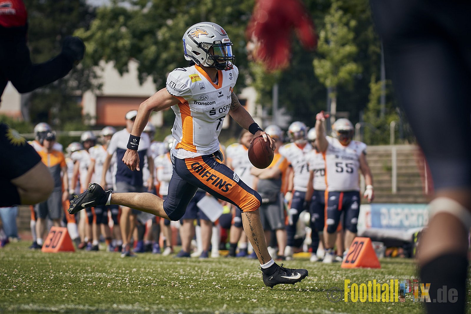 Spiel der GFL2 Season 2023 Düsseldorf Panther vs. Rostock Griffins am 17.06.2023 im Stadion VfL Benrath, Karl-Hohmann-Straße 70, 40597 Düsseldorf. Punkte Endstand 46 : 26. 
Bildnummer: 2023-06-17_0240 - DPantherVsRostockGriffins