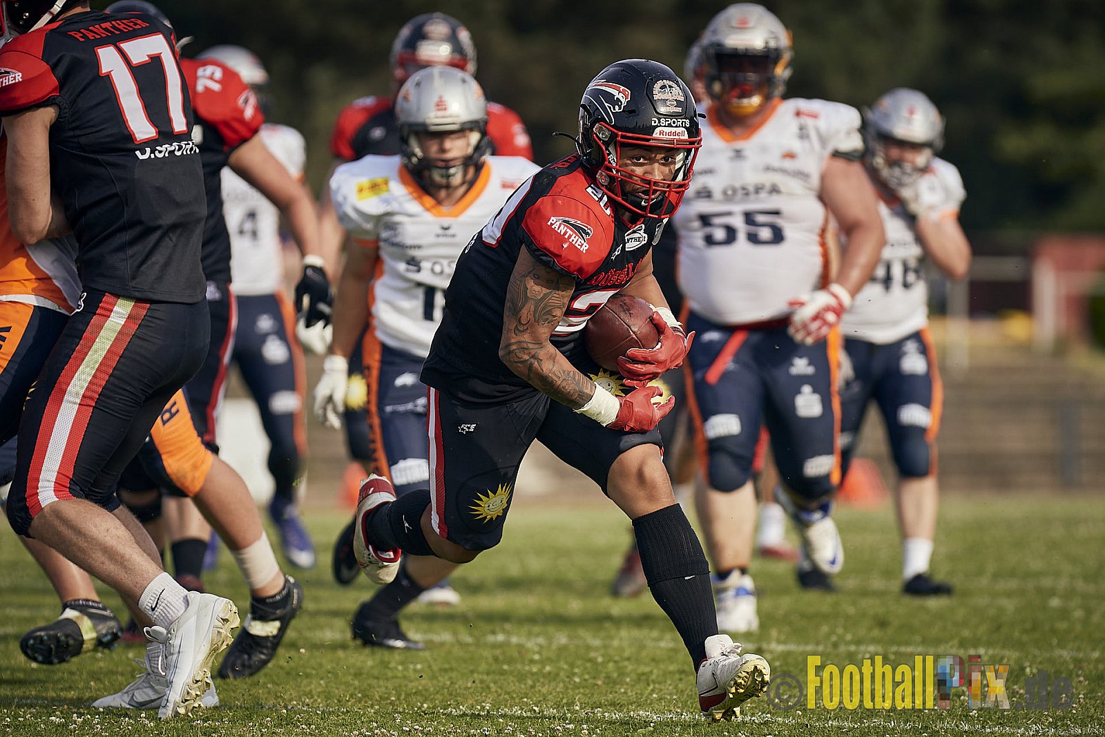 Spiel der GFL2 Season 2023 Düsseldorf Panther vs. Rostock Griffins am 17.06.2023 im Stadion VfL Benrath, Karl-Hohmann-Straße 70, 40597 Düsseldorf. Punkte Endstand 46 : 26. 
Bildnummer: 2023-06-17_0480 - DPantherVsRostockGriffins