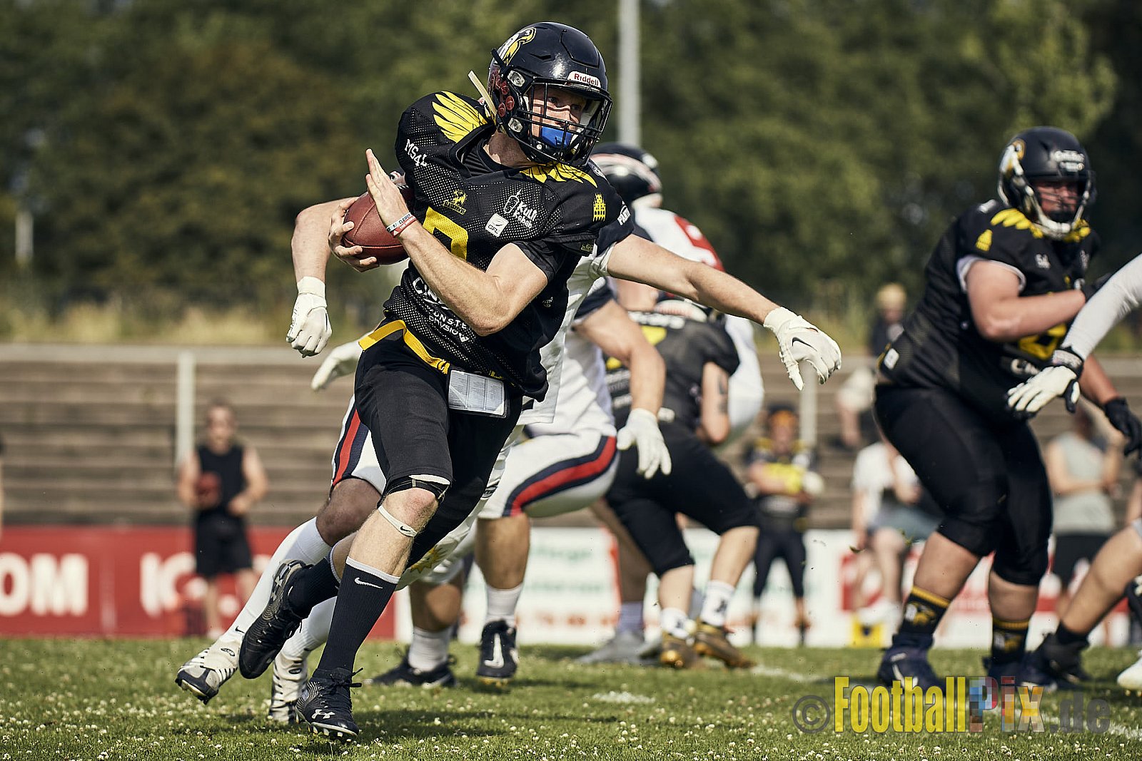 Spiel der GFL2 Season 2023 Düsseldorf Panther vs. Münster Blackhawks am 08.07.2023 im Stadion VfL Benrath, Karl-Hohmann-Straße 70, 40597 Düsseldorf. Punkte Endstand 39 : 0. 
Bildnummer: 2023-07-08_0249 - DPantherVsMsBlackhawks