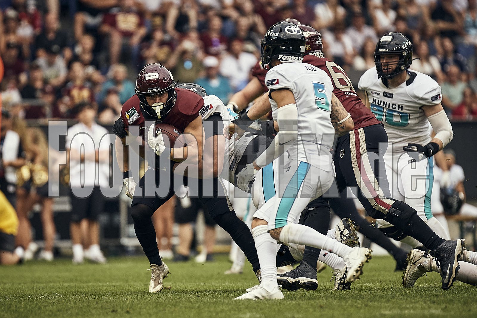 Die 6.Spielwoche der European League of Football (ELF) Season 2023 Rhein Fire vs. Munich Ravens am 09.07.2023 im Stadion Schauinsland-Reisen-Arena, Margaretenstraße 5-7, 47055 Duisburg. Punkte Endstand 39 : 25. 
Bildnummer: 2023-07-09_1054 - ELF MunichRavens@RheinFire
