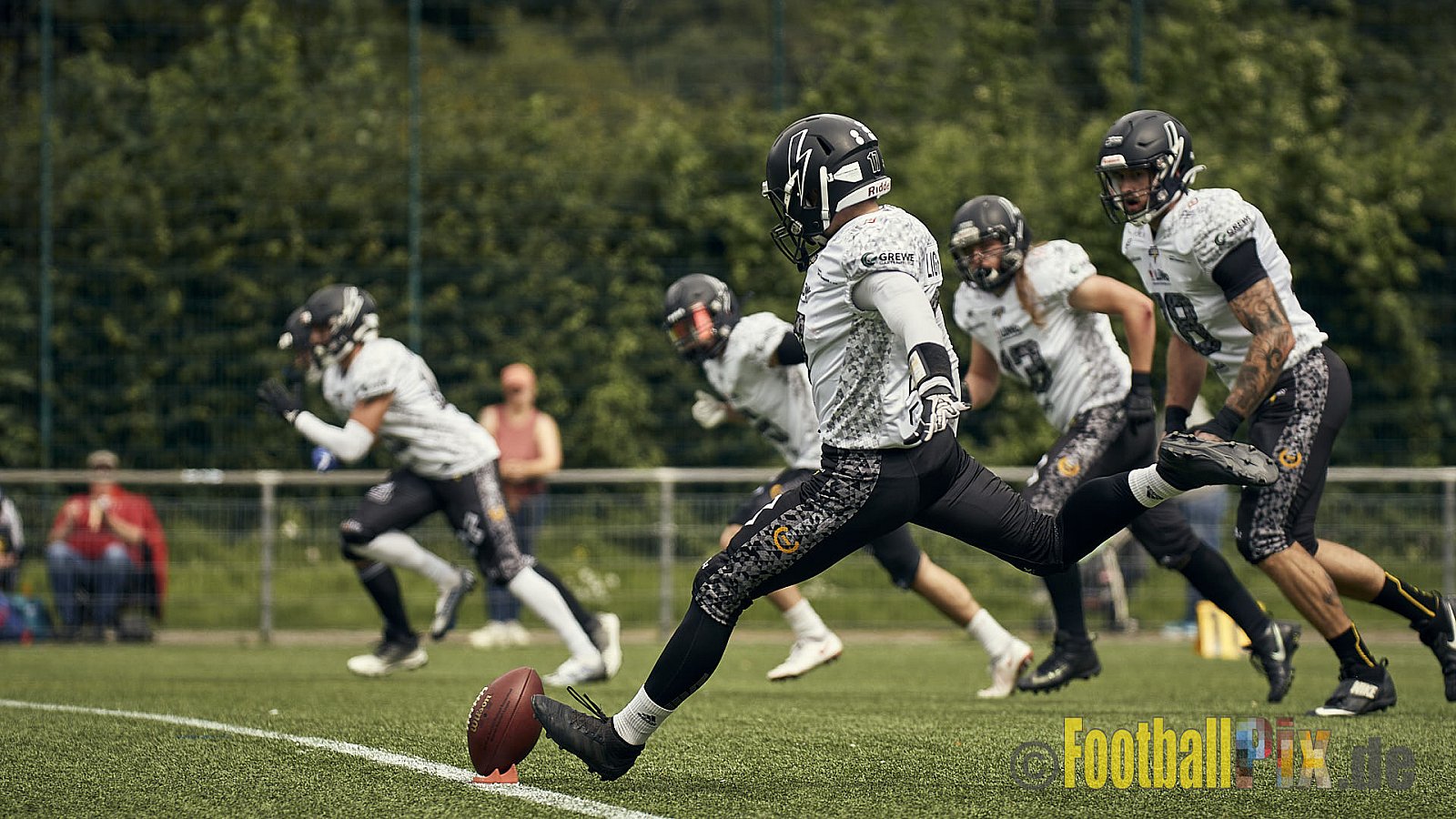 AFCV Landesliga NRW Season 2023 Iserlohn Titans vs. Lüdenscheid Lightnings am 5.08.2023 im Stadion inceptum-Stadion am Seilersee, Seeuferstraße 26, 58636 Iserlohn. Punkte Endstand 18 : 28. 
Bildnummer: 2023-08-05_0043 - IserlohnTitansVsLuedenscheidLightnings