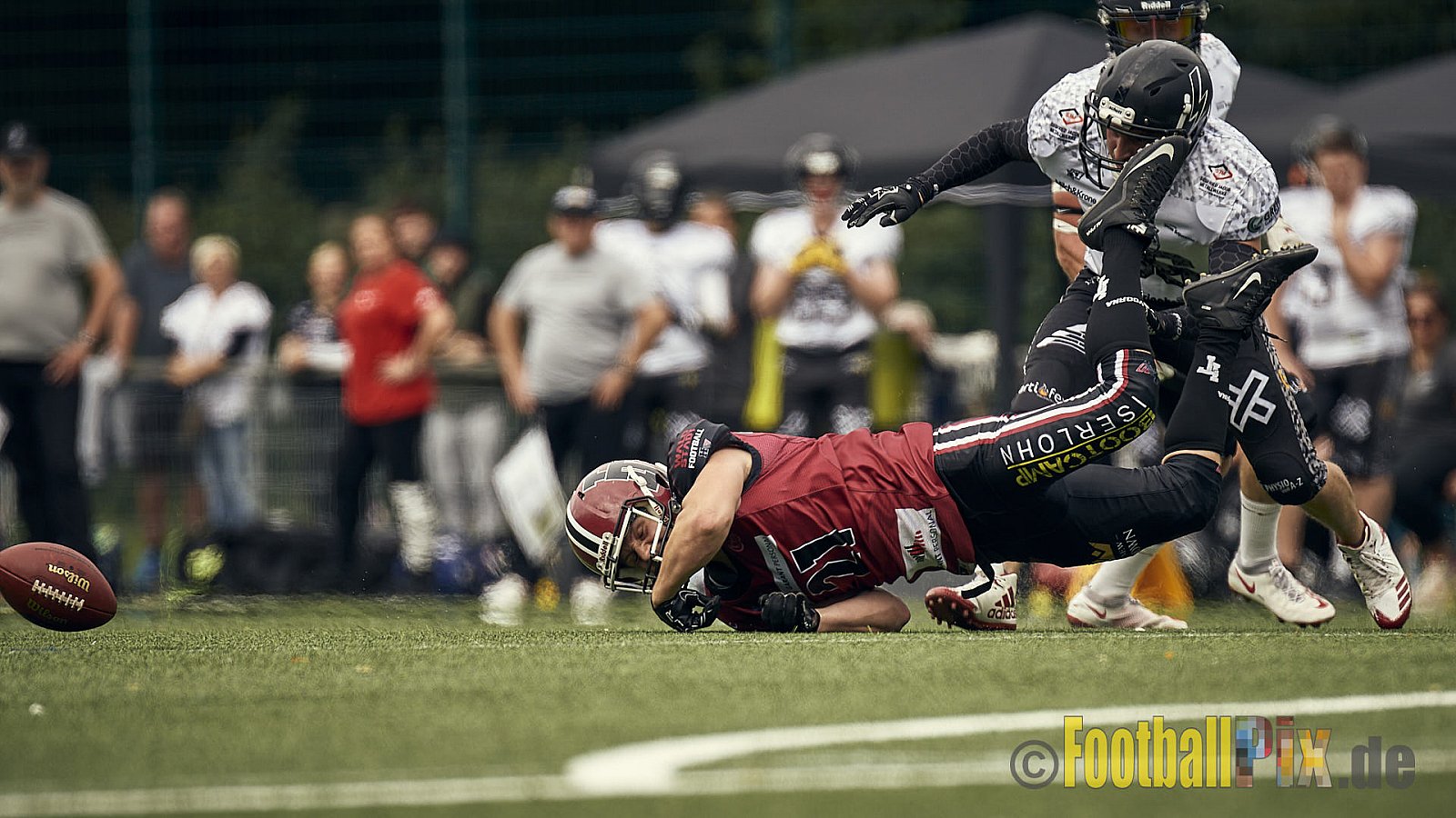 AFCV Landesliga NRW Season 2023 Iserlohn Titans vs. Lüdenscheid Lightnings am 5.08.2023 im Stadion inceptum-Stadion am Seilersee, Seeuferstraße 26, 58636 Iserlohn. Punkte Endstand 18 : 28. 
Bildnummer: 2023-08-05_0071 - IserlohnTitansVsLuedenscheidLightnings