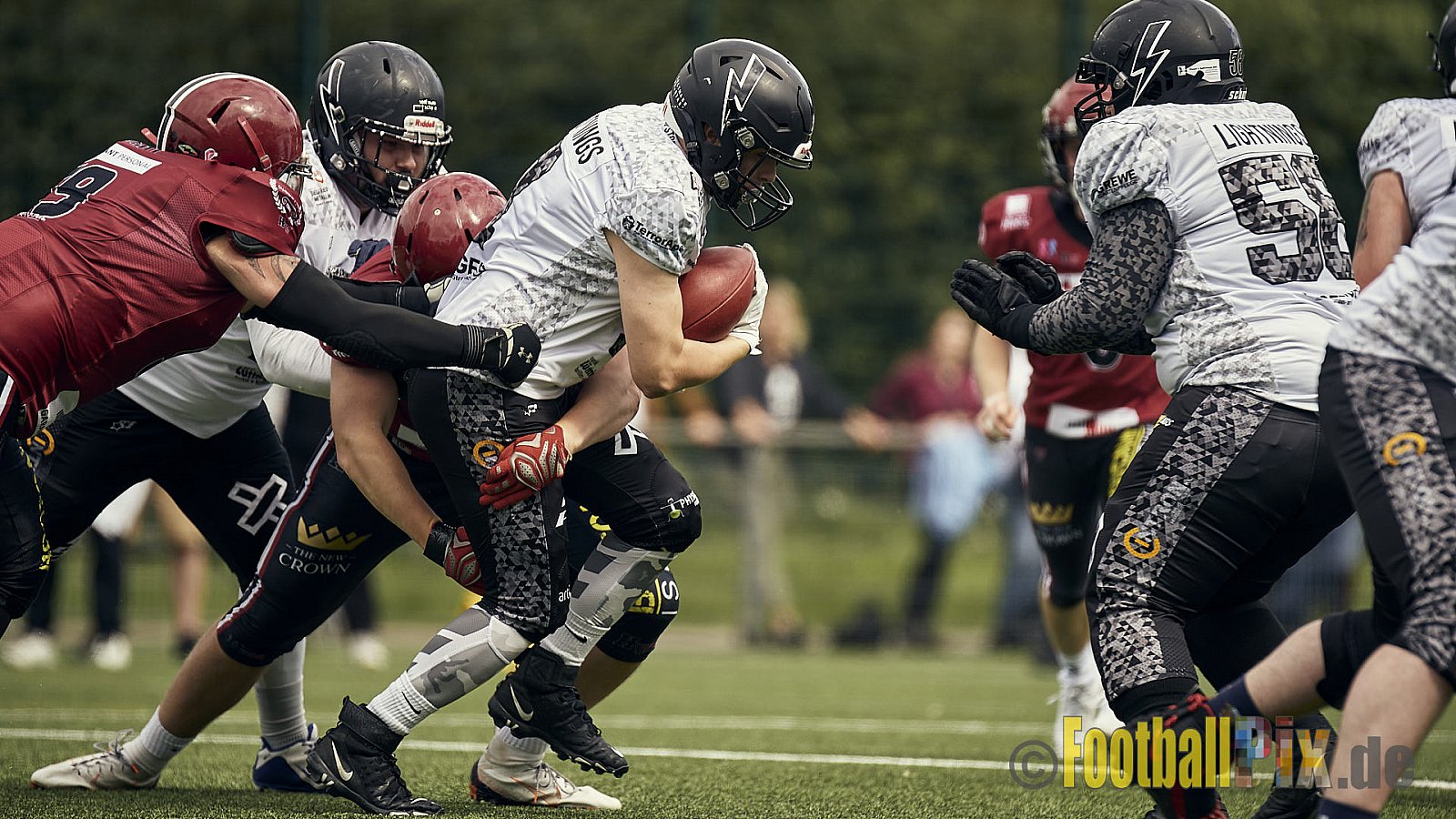 AFCV Landesliga NRW Season 2023 Iserlohn Titans vs. Lüdenscheid Lightnings am 5.08.2023 im Stadion inceptum-Stadion am Seilersee, Seeuferstraße 26, 58636 Iserlohn. Punkte Endstand 18 : 28. 
Bildnummer: 2023-08-05_0143 - IserlohnTitansVsLuedenscheidLightnings
