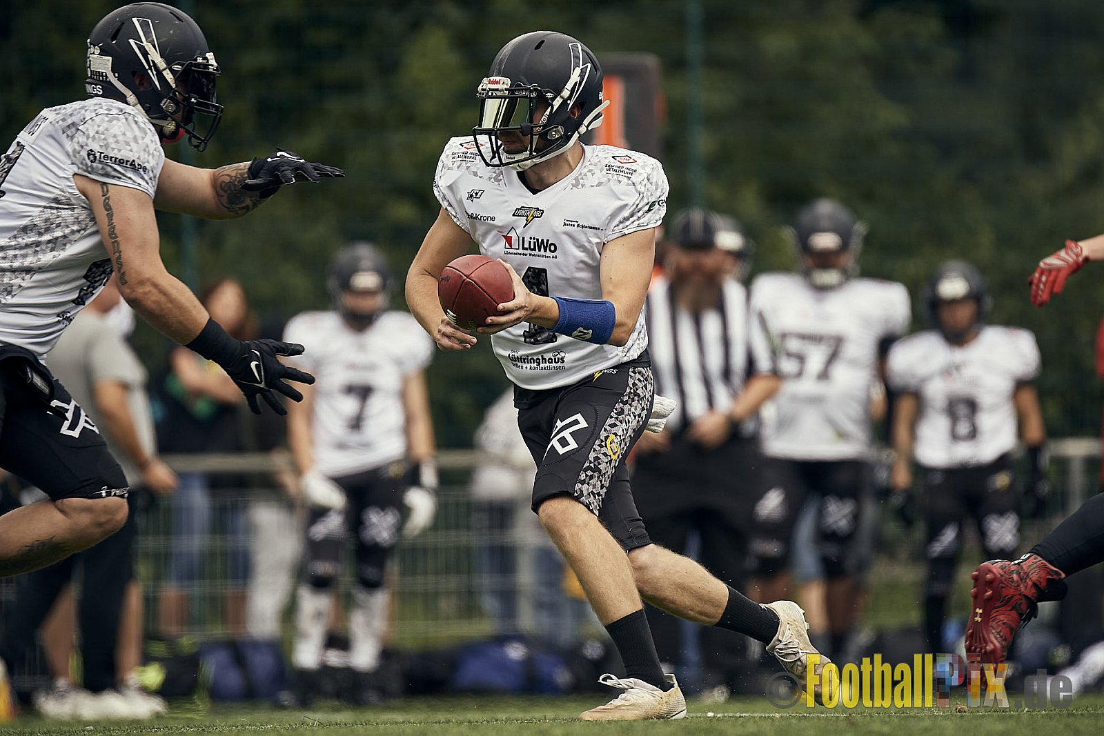 AFCV Landesliga NRW Season 2023 Iserlohn Titans vs. Lüdenscheid Lightnings am 5.08.2023 im Stadion inceptum-Stadion am Seilersee, Seeuferstraße 26, 58636 Iserlohn. Punkte Endstand 18 : 28. 
Bildnummer: 2023-08-05_0183 - IserlohnTitansVsLuedenscheidLightnings