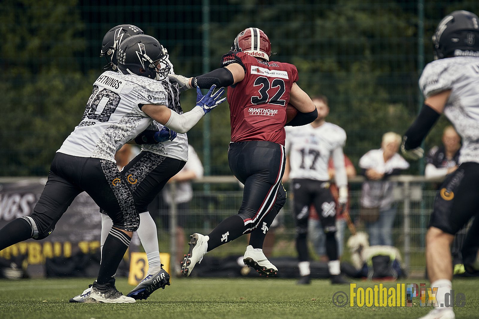AFCV Landesliga NRW Season 2023 Iserlohn Titans vs. Lüdenscheid Lightnings am 5.08.2023 im Stadion inceptum-Stadion am Seilersee, Seeuferstraße 26, 58636 Iserlohn. Punkte Endstand 18 : 28. 
Bildnummer: 2023-08-05_0228 - IserlohnTitansVsLuedenscheidLightnings