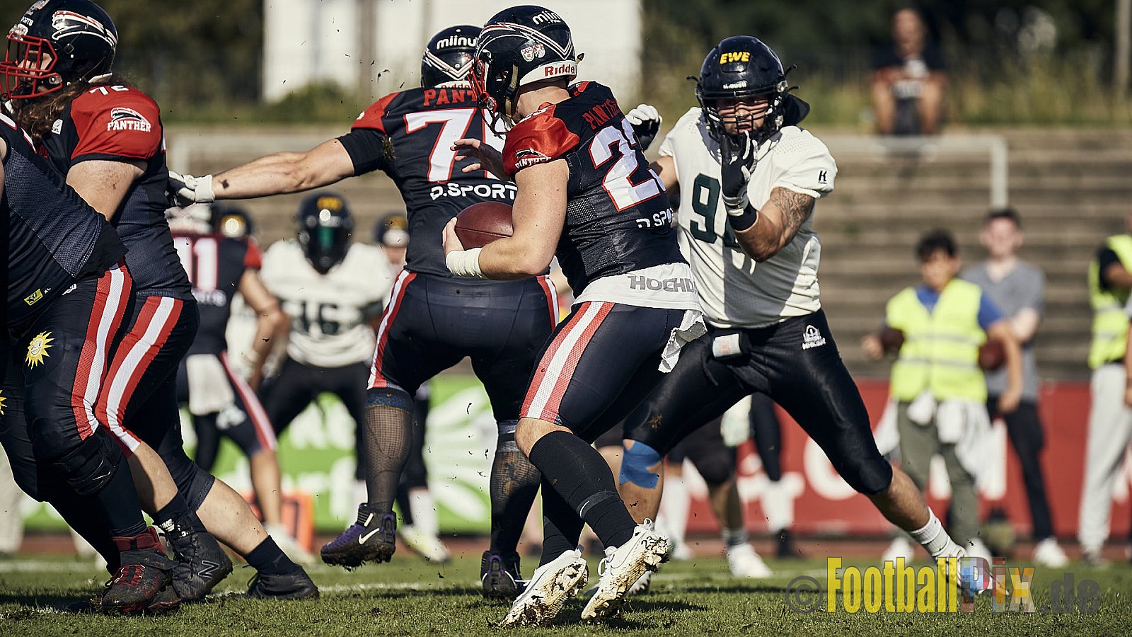 Ligaspiel der GFL2 Season 2023 Düsseldorf Panther vs. Oldenburg Knights am 12.08.2023 im Stadion VfL Benrath, Karl-Hohmann-Straße 70, 40597 Düsseldorf. Punkte Endstand 6 : 8.
Bildnummer: 2023-08-12_0115 - DPantherVsOldenburgKnights