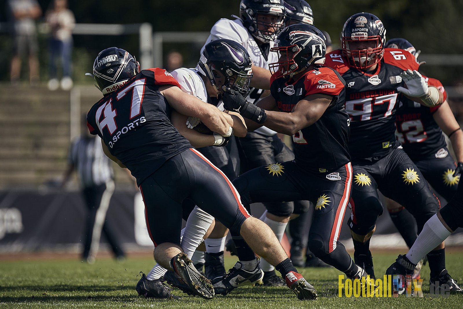 Ligaspiel der GFL2 Season 2023 Düsseldorf Panther vs. Langenfeld Longhorns am 26.08.2023 im Stadion VfL Benrath, Karl-Hohmann-Straße 70, 40597 Düsseldorf. Punkte Endstand 14 : 6 (7:0/7:0/0:0/0:6). 
Bildnummer: 2023-08-26_0092 - DPantherVsLangenfeldLonghorns