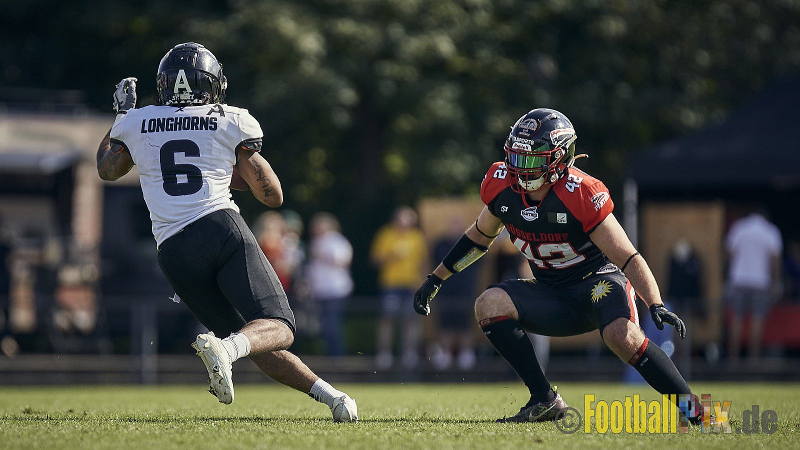 Ligaspiel der GFL2 Season 2023 Düsseldorf Panther vs. Langenfeld Longhorns am 26.08.2023 im Stadion VfL Benrath, Karl-Hohmann-Straße 70, 40597 Düsseldorf. Punkte Endstand 14 : 6 (7:0/7:0/0:0/0:6). 
Bildnummer: 2023-08-26_0115 - DPantherVsLangenfeldLonghorns