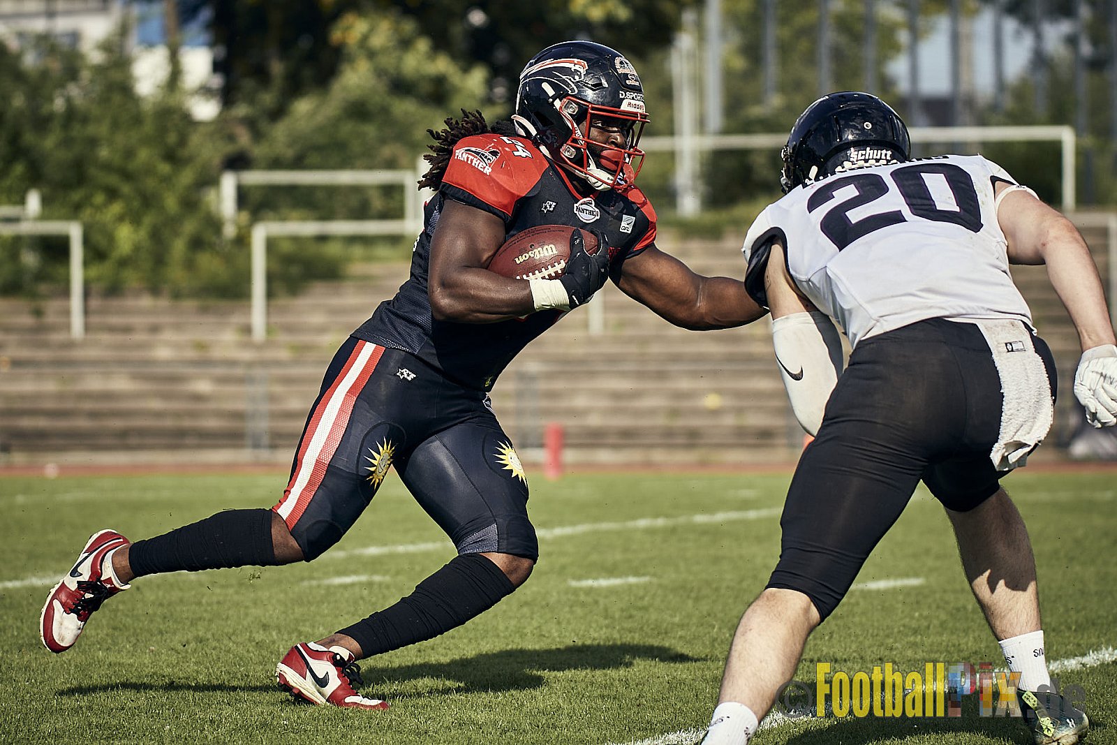 Ligaspiel der GFL2 Season 2023 Düsseldorf Panther vs. Langenfeld Longhorns am 26.08.2023 im Stadion VfL Benrath, Karl-Hohmann-Straße 70, 40597 Düsseldorf. Punkte Endstand 14 : 6 (7:0/7:0/0:0/0:6). 
Bildnummer: 2023-08-26_0359 - DPantherVsLangenfeldLonghorns