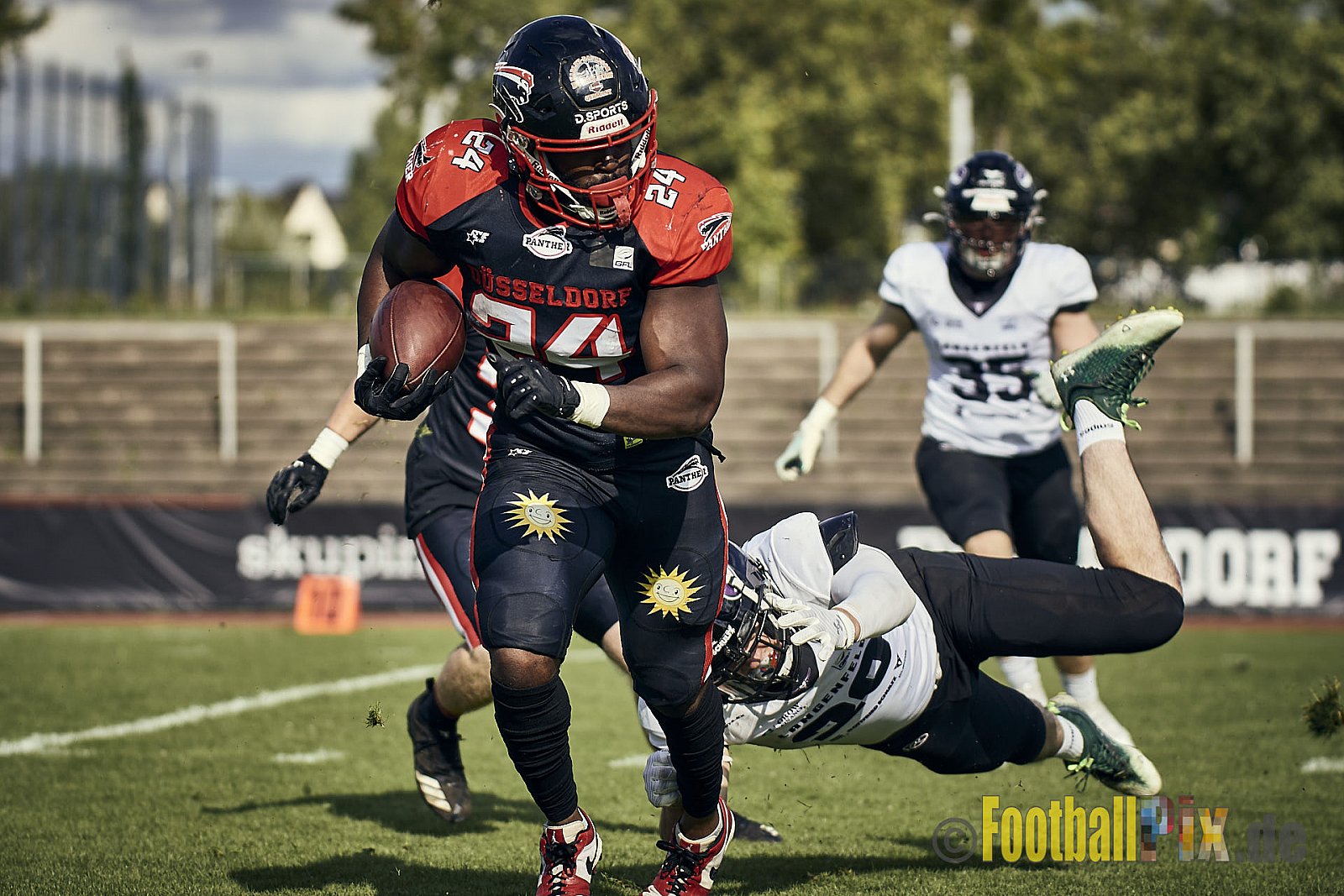 Ligaspiel der GFL2 Season 2023 Düsseldorf Panther vs. Langenfeld Longhorns am 26.08.2023 im Stadion VfL Benrath, Karl-Hohmann-Straße 70, 40597 Düsseldorf. Punkte Endstand 14 : 6 (7:0/7:0/0:0/0:6). 
Bildnummer: 2023-08-26_0364 - DPantherVsLangenfeldLonghorns