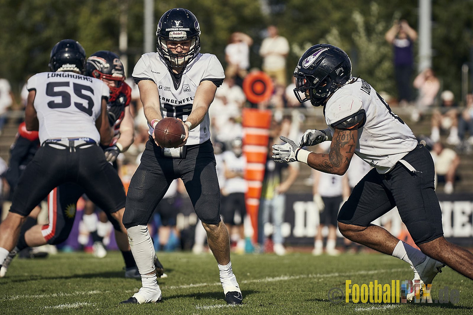 Ligaspiel der GFL2 Season 2023 Düsseldorf Panther vs. Langenfeld Longhorns am 26.08.2023 im Stadion VfL Benrath, Karl-Hohmann-Straße 70, 40597 Düsseldorf. Punkte Endstand 14 : 6 (7:0/7:0/0:0/0:6). 
Bildnummer: 2023-08-26_0439 - DPantherVsLangenfeldLonghorns