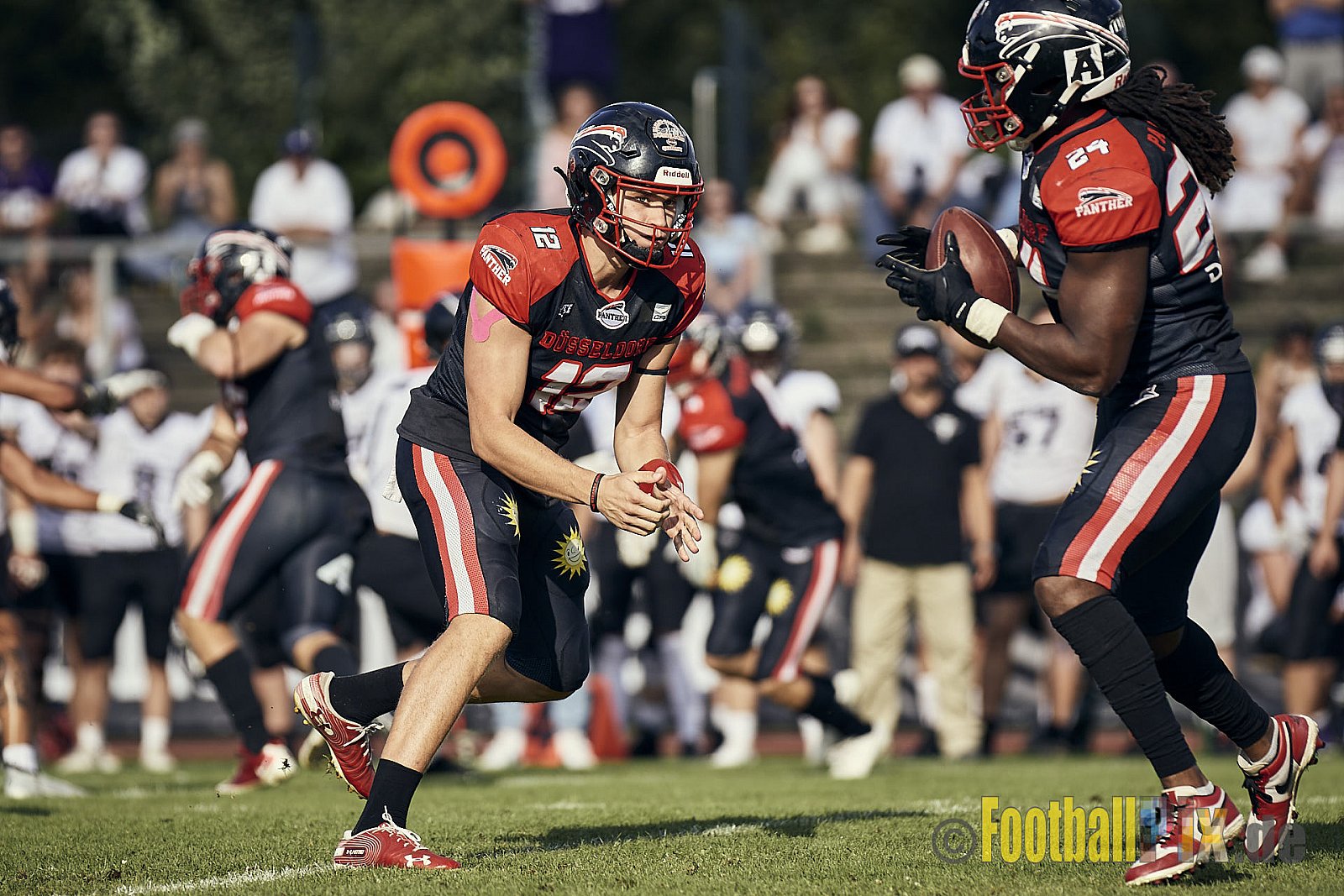 Ligaspiel der GFL2 Season 2023 Düsseldorf Panther vs. Langenfeld Longhorns am 26.08.2023 im Stadion VfL Benrath, Karl-Hohmann-Straße 70, 40597 Düsseldorf. Punkte Endstand 14 : 6 (7:0/7:0/0:0/0:6). 
Bildnummer: 2023-08-26_0506 - DPantherVsLangenfeldLonghorns