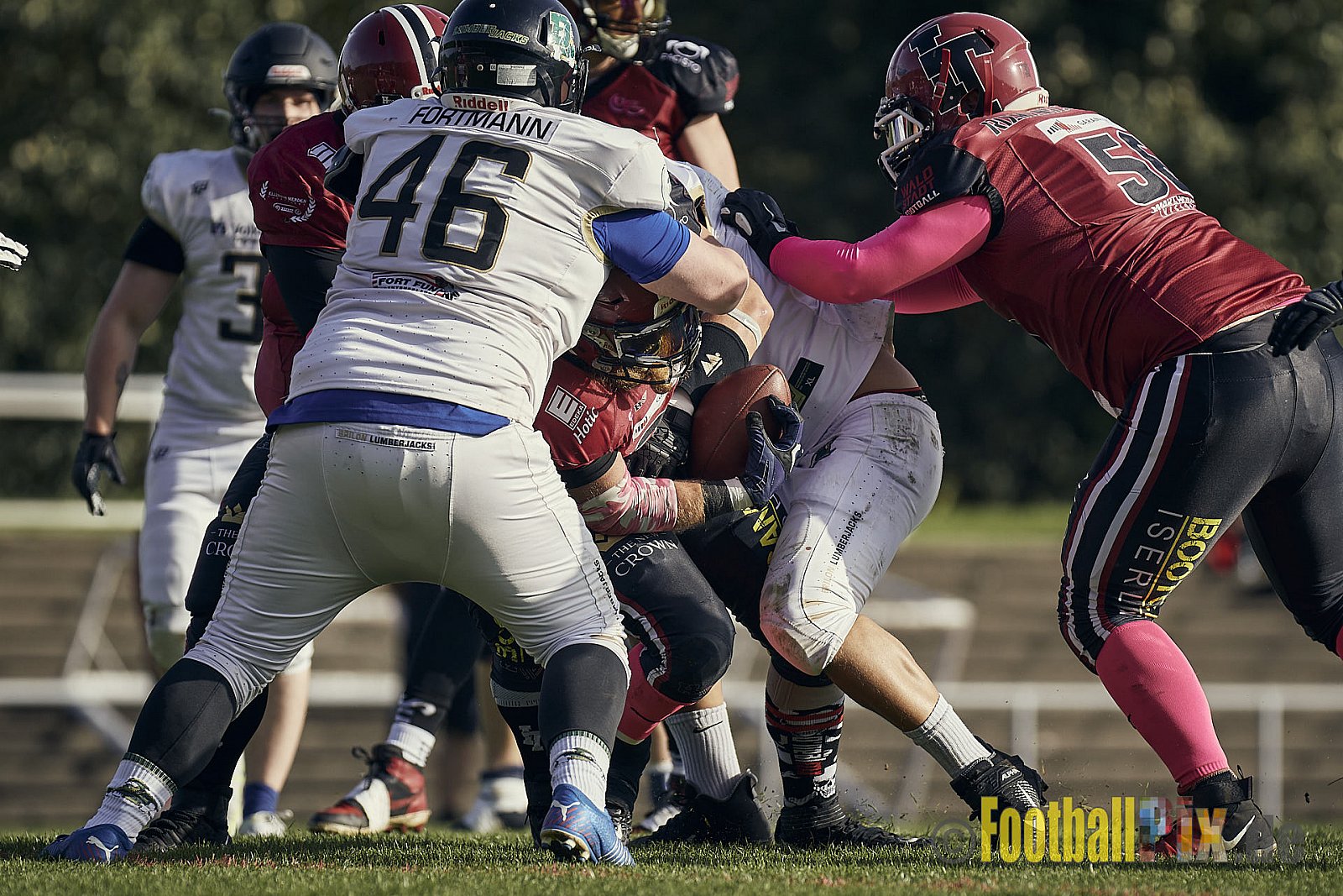 Spiel der AFCV Landesliga NRW Season 2023 Iserlohn Titans vs. Brilon Lumberjacks am 7.10.2023 im Stadion Hembergstadion, Alexander-Pfänder-Weg, 58636 Iserlohn, Germany. Punkte Endstand 82 : 3. 
Bildnummer: 2023-10-07_0101 - IserlohnTitansVsBrilonLumberjacks