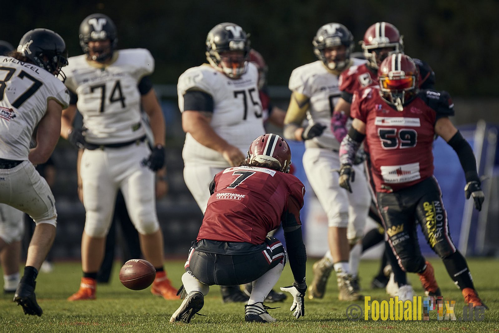 Spiel der AFCV Landesliga NRW Season 2023 Iserlohn Titans vs. Brilon Lumberjacks am 7.10.2023 im Stadion Hembergstadion, Alexander-Pfänder-Weg, 58636 Iserlohn, Germany. Punkte Endstand 82 : 3. 
Bildnummer: 2023-10-07_0127 - IserlohnTitansVsBrilonLumberjacks