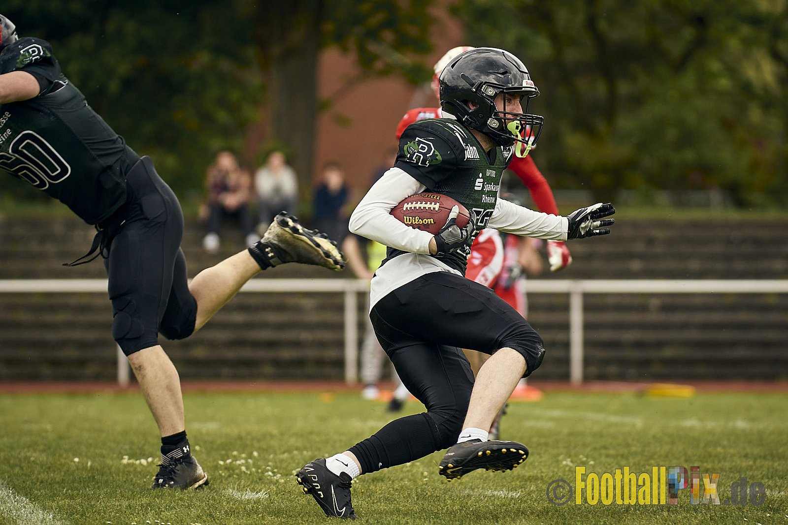 AFCV Verbandsliga Season 2024 Rheine Raptors vs. Gelsenkirchen Devils am 28.04.2024 im Jahnstadion, Schützenstraße, 48429 Rheine, Punkte Endstand 28 : 31.
[Bildnummer: 2024-04-28_0289] - RheineRaptorsVsGelsenkirchenDevils
