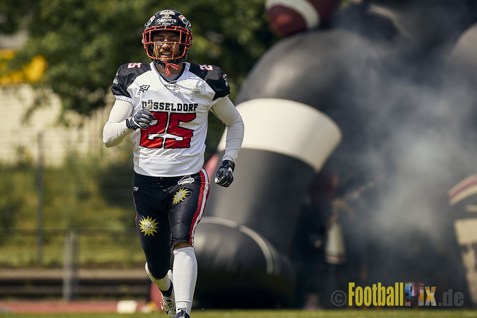 GFL2 Season 2024 Düsseldorf Panther vs. Bielefeld Bulldogs am 09.06.2024 im Bezirks Sportanlage Benrath, Nürnberger Straße, Benrath, Stadtbezirk 9, Dusseldorf, North Rhine – Westphalia, 40599, Germany. Punkte Endstand 30 : 0. - DPantherVsBielefeldBulldogs