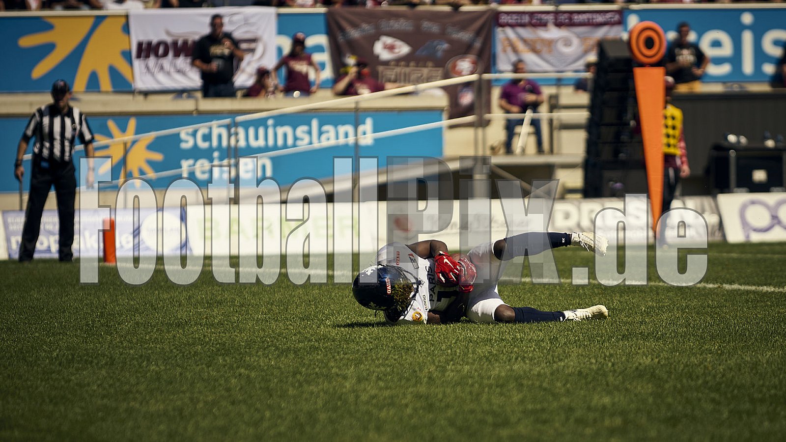 10.Spielwoche der European League of Football (ELF) Season 2024 Paris Musketeers at Rhein Fire am 28.07.2024 im Stadion Schauinsland-Reisen-Arena, Margaretenstraße 5-7, 47055 Duisburg. Spiel Endstand 06 : 38. Bildnummer: 2024-07-28_0758 - Elf ParisMusketeersAtRheinFire