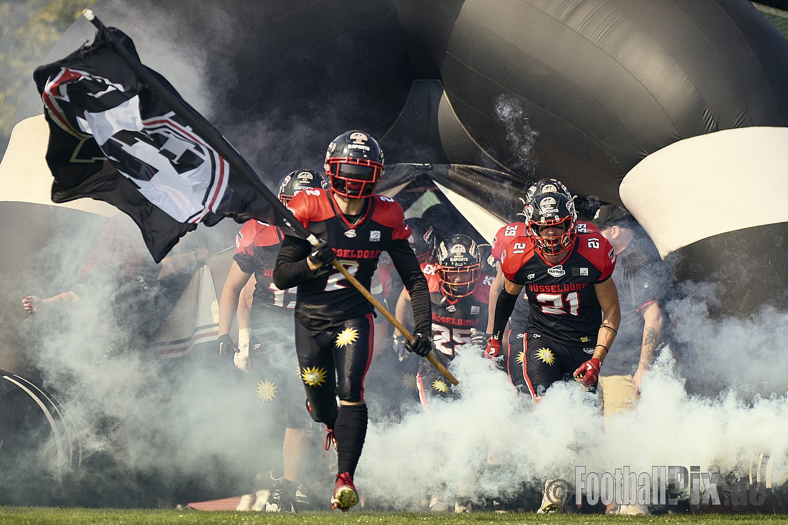 GFL2 Season 2024 Düsseldorf Panther vs. Lübeck Cougars am 31.08.2024 im Bezirks Sportanlage Benrath, Nürnberger Straße, Benrath, Stadtbezirk 9, Dusseldorf, North Rhine-Westphalia, 40599, Germany. Punkte Endstand 16 : 10. - DPantherVsLuebeckCougars