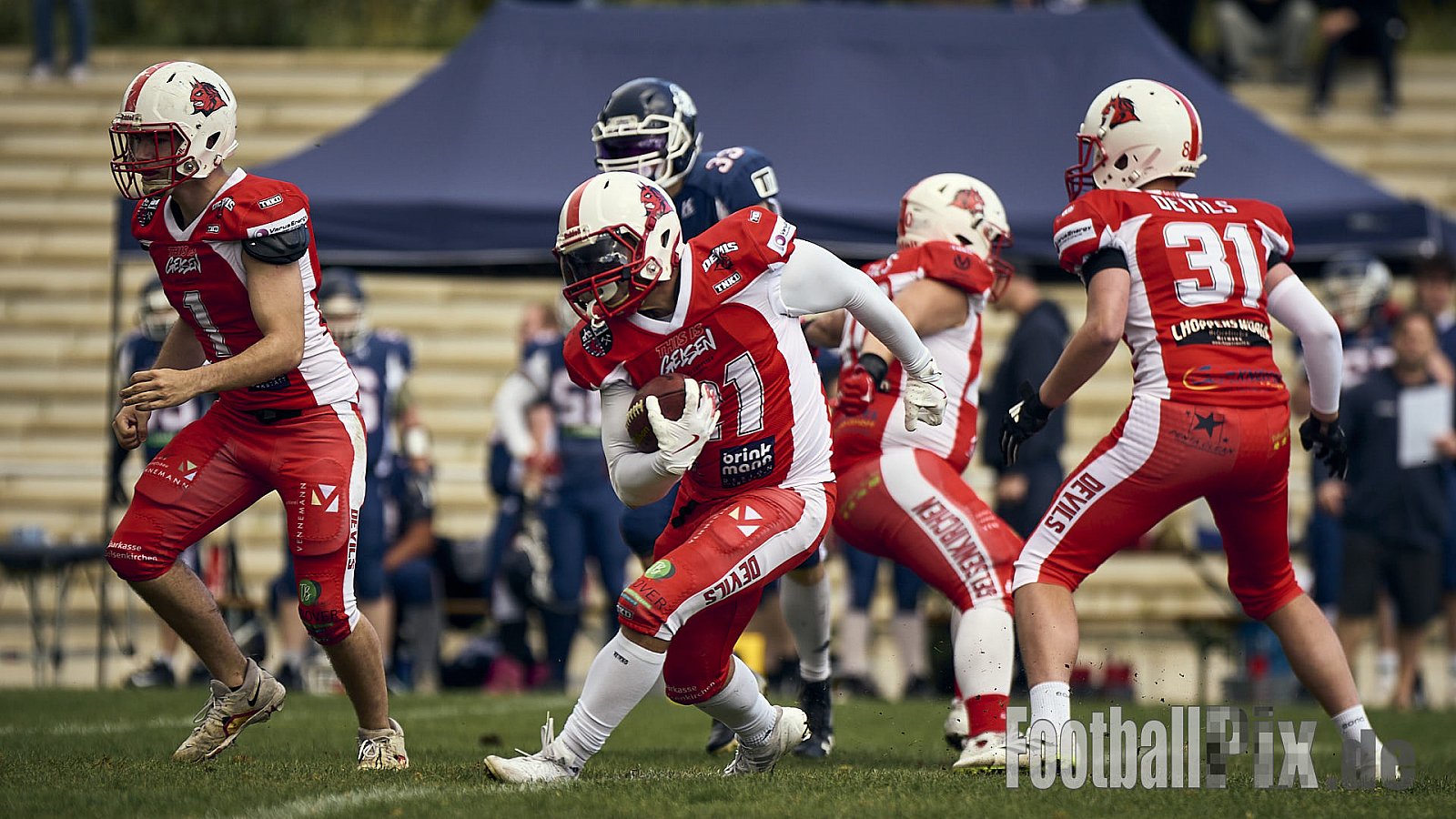 AFCV VL NRW | Gelsenkirchen Devils vs. Recklinghausen Chargers | 28.09.2024 | BV Horst Süd 1962 e.V., Am Hesterkamp, Horst, Gelsenkirchen-West, Gelsenkirchen, North Rhine-Westphalia, 45899, Germany | Punkte Endstand 21 : 35 | Bildnummer: 2024-09-28_0336 - GelsenkirchenDevilsVsRecklinghausenChargers
