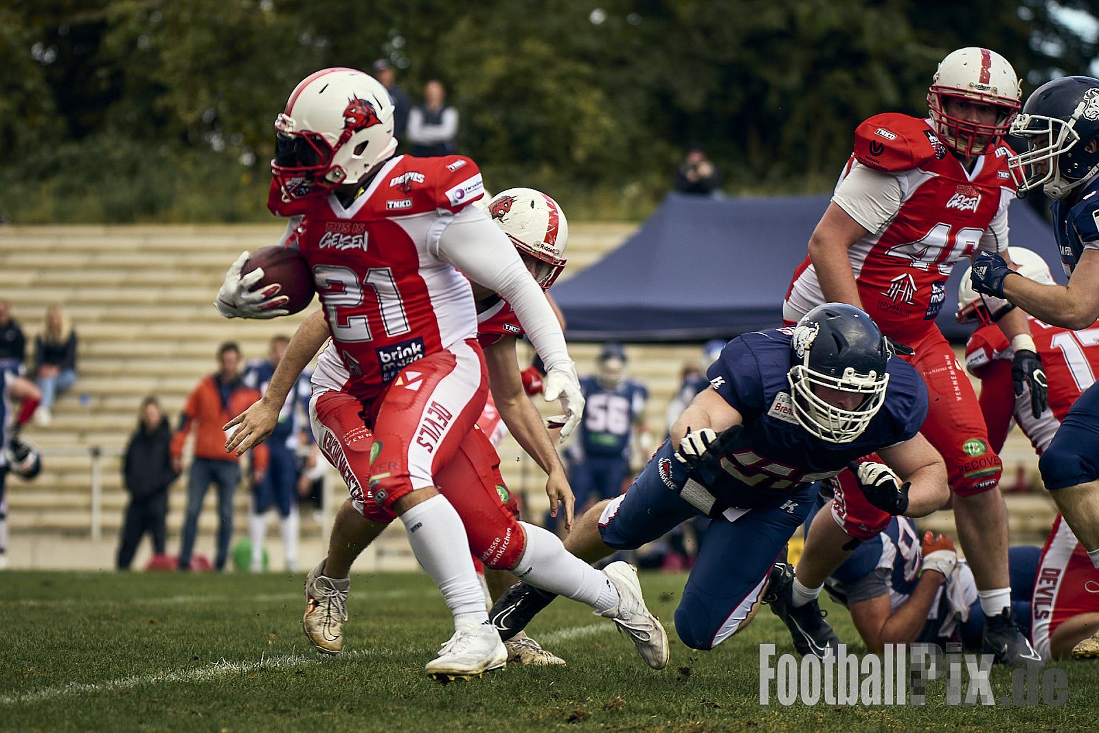 AFCV VL NRW | Gelsenkirchen Devils vs. Recklinghausen Chargers | 28.09.2024 | BV Horst Süd 1962 e.V., Am Hesterkamp, Horst, Gelsenkirchen-West, Gelsenkirchen, North Rhine-Westphalia, 45899, Germany | Punkte Endstand 21 : 35 | Bildnummer: 2024-09-28_0354 - GelsenkirchenDevilsVsRecklinghausenChargers