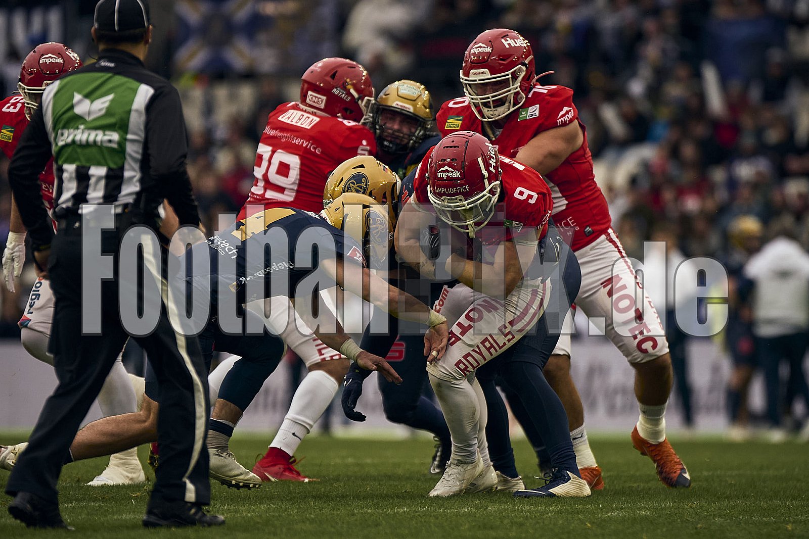 GFL Bowl | Potsdam Royals vs. Dresden Monarchs | 12.10.2024 | Stadion an der Hafenstraße, 97A, Hafenstraße, Vogelheim, Stadtbezirk V, Essen, North Rhine-Westphalia, 45356, Germany | Punkte Endstand 27 : 21 | Bildnummer: 2024-10-12_0329 - GFLBowl2024PotsdamRoyalsVsDresdenMonarchs