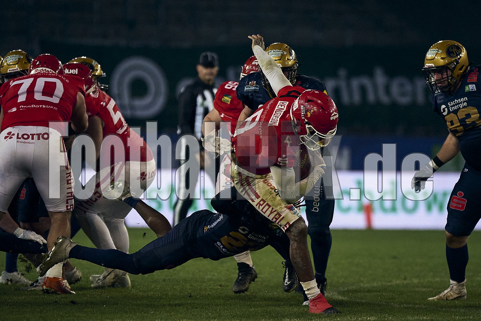 GFL Bowl | Potsdam Royals vs. Dresden Monarchs | 12.10.2024 | Stadion an der Hafenstraße, 97A, Hafenstraße, Vogelheim, Stadtbezirk V, Essen, North Rhine-Westphalia, 45356, Germany | Punkte Endstand 27 : 21 | Bildnummer: 2024-10-12_0742 - GFLBowl2024PotsdamRoyalsVsDresdenMonarchs