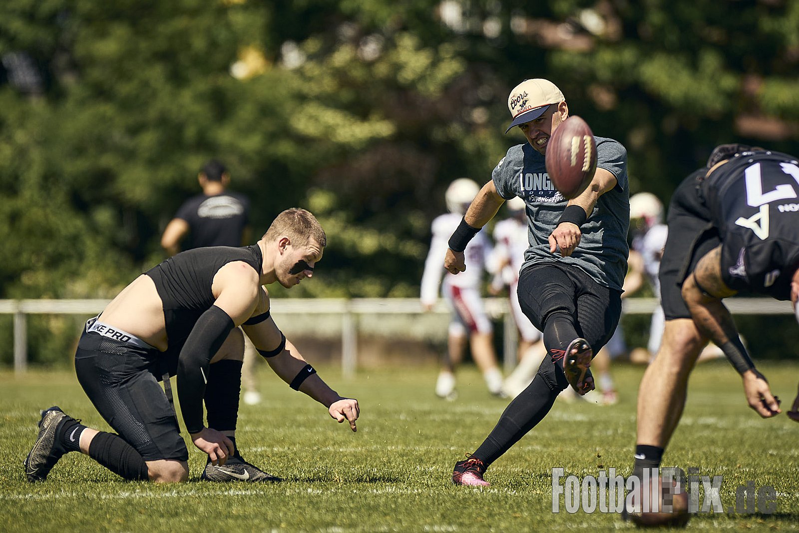 GFL 2 | Langenfeld Longhorns vs. Hamburg Pioneers | 10.05.2025 | Jahnstadion, Langenfeld | Punkte Endstand 35 : 10 | Bildnummer: 2025-05-10_0004 - LangenfeldLonghornsVsHamburgPioneers