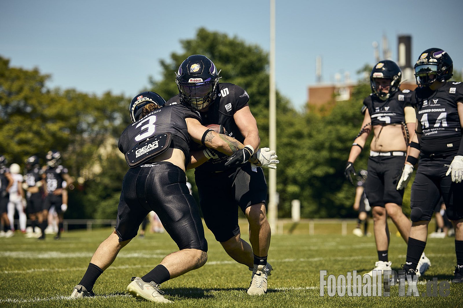 GFL 2 | Langenfeld Longhorns vs. Hamburg Pioneers | 10.05.2025 | Jahnstadion, Langenfeld | Punkte Endstand 35 : 10 | Bildnummer: 2025-05-10_0101 - LangenfeldLonghornsVsHamburgPioneers