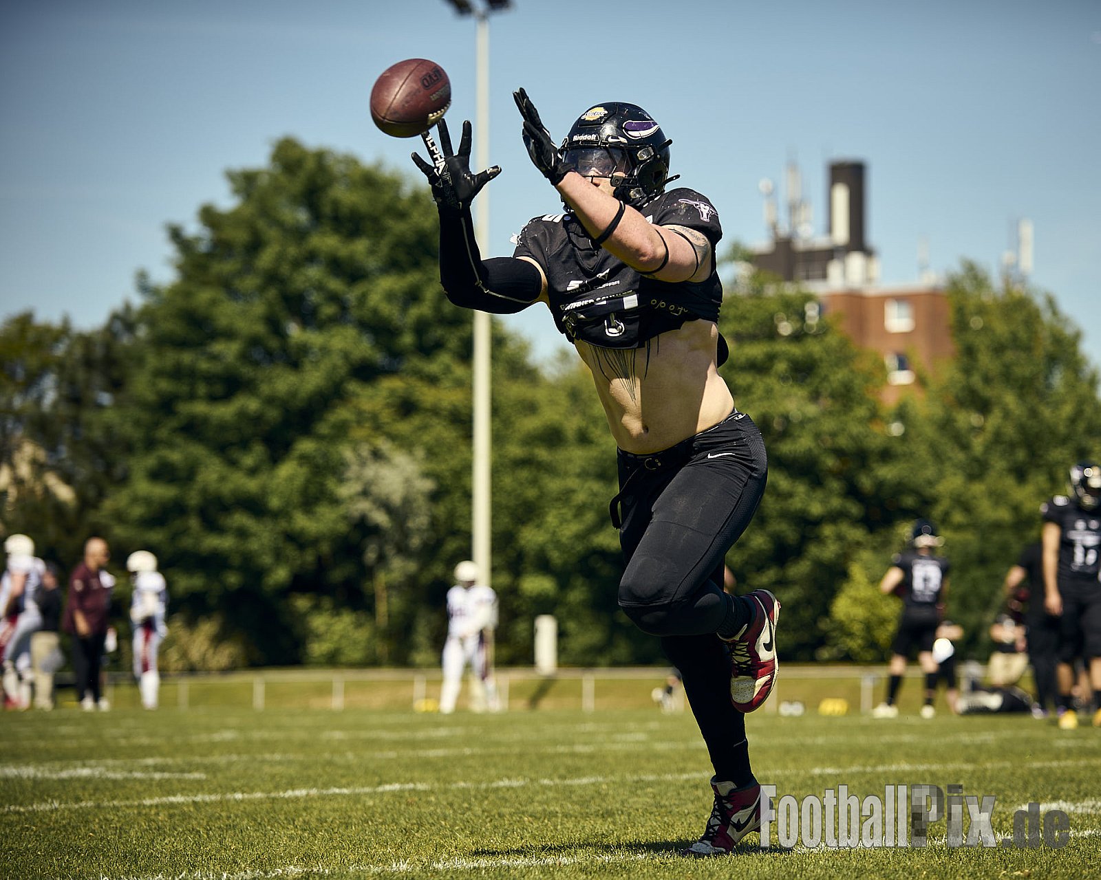 GFL 2 | Langenfeld Longhorns vs. Hamburg Pioneers | 10.05.2025 | Jahnstadion, Langenfeld | Punkte Endstand 35 : 10 | Bildnummer: 2025-05-10_0131 - LangenfeldLonghornsVsHamburgPioneers