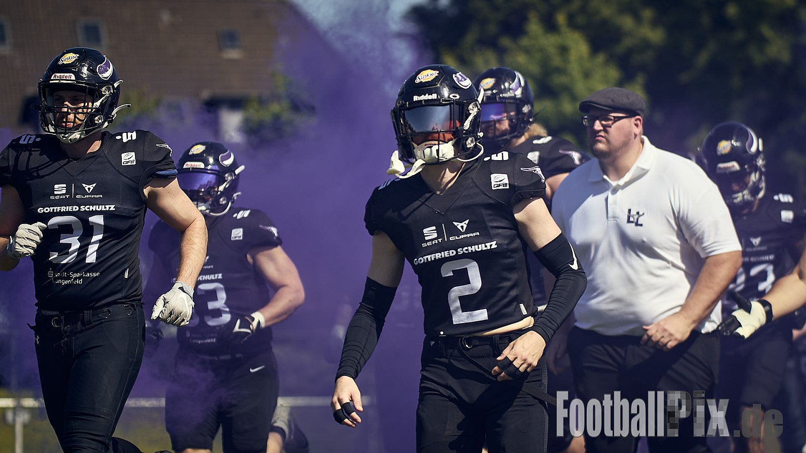 GFL 2 | Langenfeld Longhorns vs. Hamburg Pioneers | 10.05.2025 | Jahnstadion, Langenfeld | Punkte Endstand 35 : 10 | Bildnummer: 2025-05-10_0246 - LangenfeldLonghornsVsHamburgPioneers