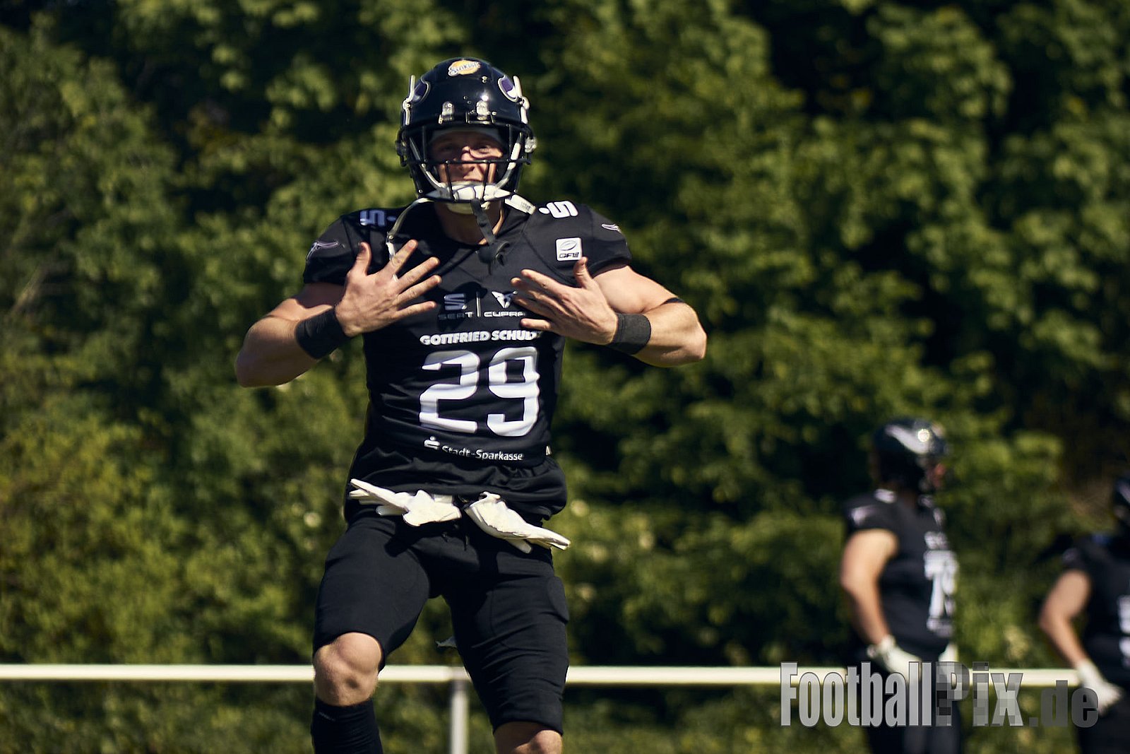 GFL 2 | Langenfeld Longhorns vs. Hamburg Pioneers | 10.05.2025 | Jahnstadion, Langenfeld | Punkte Endstand 35 : 10 | Bildnummer: 2025-05-10_0265 - LangenfeldLonghornsVsHamburgPioneers