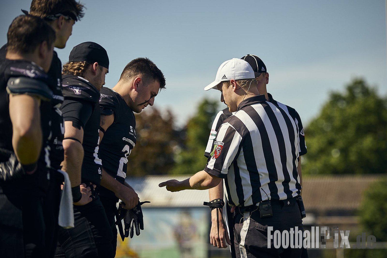 GFL 2 | Langenfeld Longhorns vs. Hamburg Pioneers | 10.05.2025 | Jahnstadion, Langenfeld | Punkte Endstand 35 : 10 | Bildnummer: 2025-05-10_0344 - LangenfeldLonghornsVsHamburgPioneers