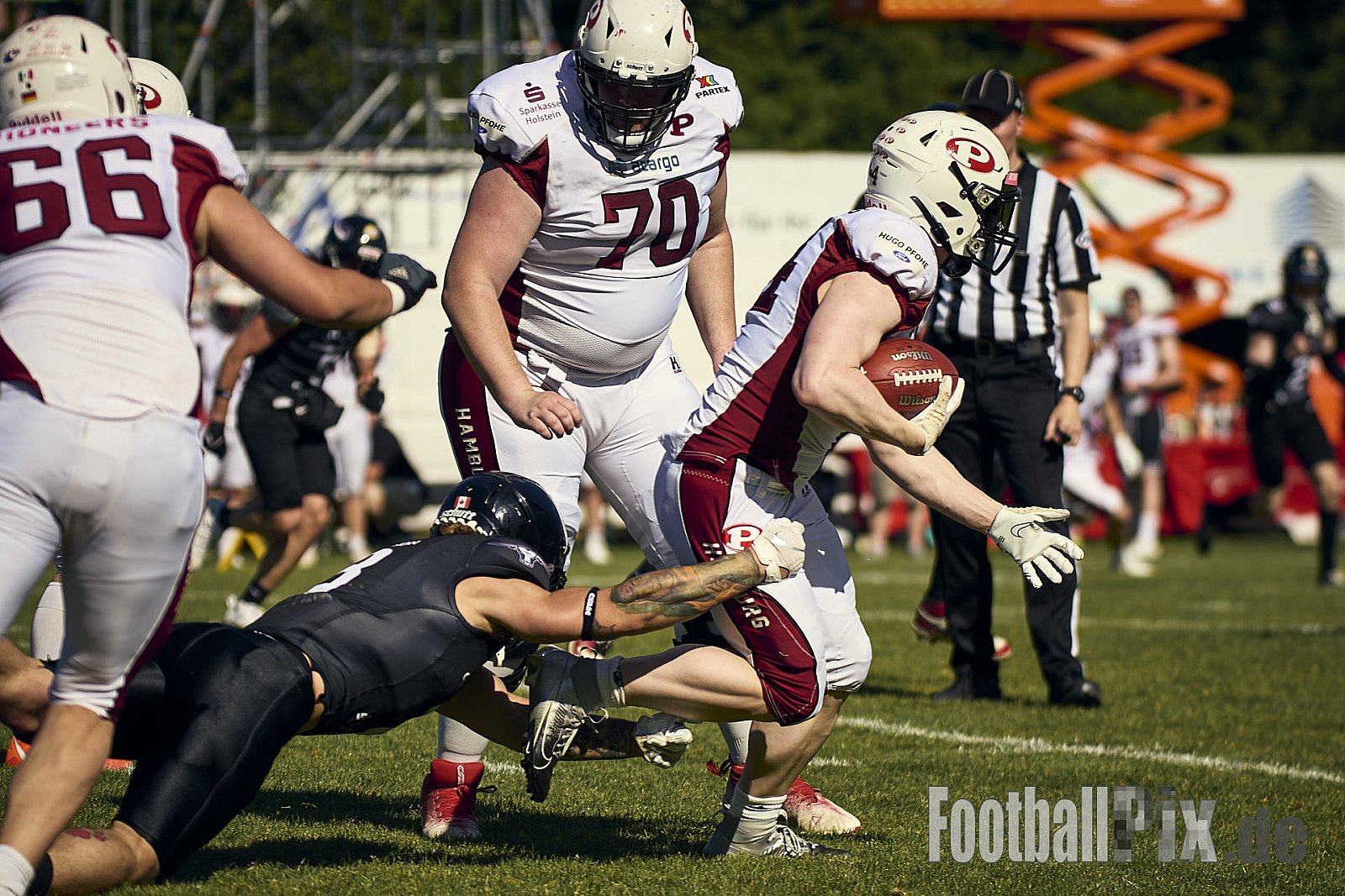 GFL 2 | Langenfeld Longhorns vs. Hamburg Pioneers | 10.05.2025 | Jahnstadion, Langenfeld | Punkte Endstand 35 : 10 | Bildnummer: 2025-05-10_0522 - LangenfeldLonghornsVsHamburgPioneers