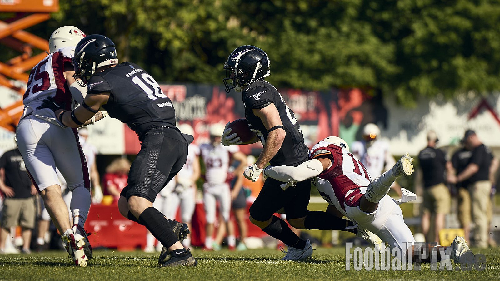 GFL 2 | Langenfeld Longhorns vs. Hamburg Pioneers | 10.05.2025 | Jahnstadion, Langenfeld | Punkte Endstand 35 : 10 | Bildnummer: 2025-05-10_0542 - LangenfeldLonghornsVsHamburgPioneers