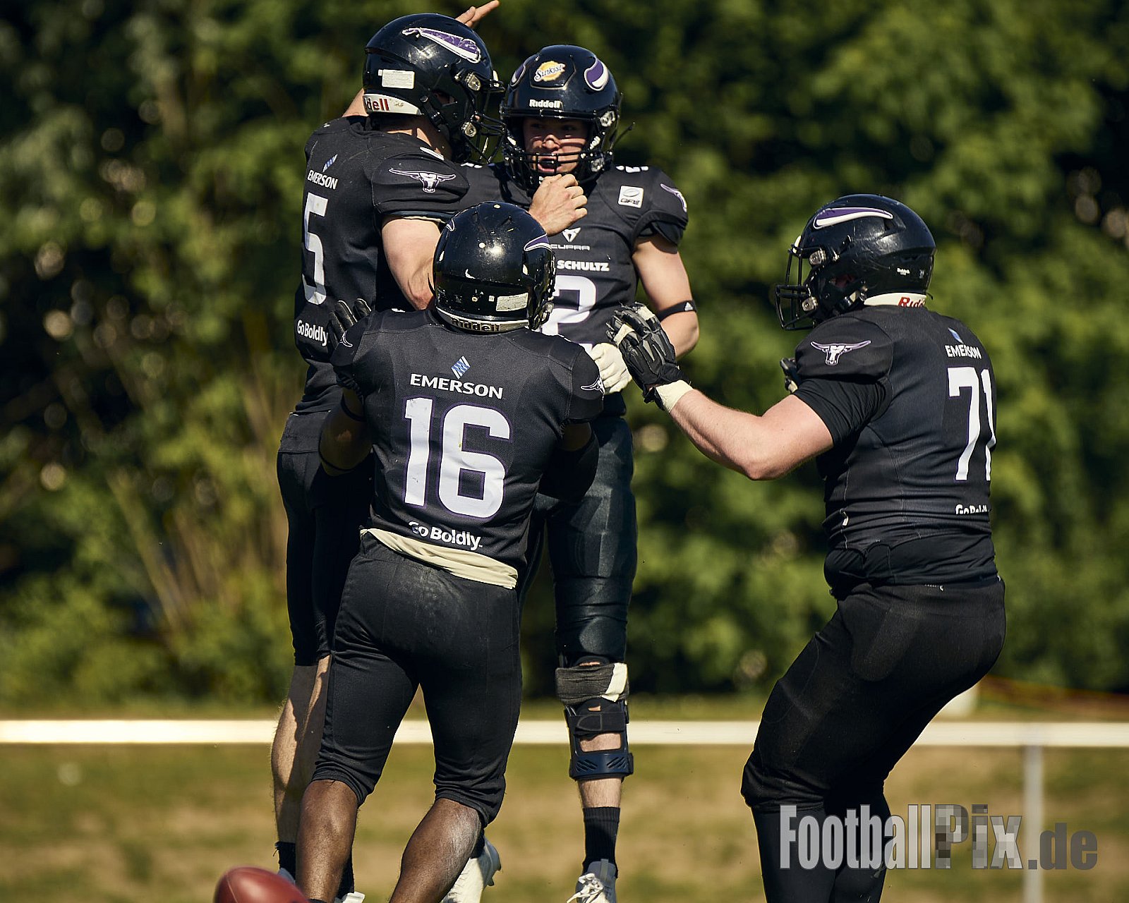 GFL 2 | Langenfeld Longhorns vs. Hamburg Pioneers | 10.05.2025 | Jahnstadion, Langenfeld | Punkte Endstand 35 : 10 | Bildnummer: 2025-05-10_0568 - LangenfeldLonghornsVsHamburgPioneers