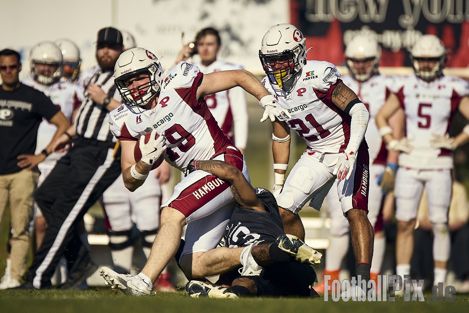 GFL 2 | Langenfeld Longhorns vs. Hamburg Pioneers | 10.05.2025 | Jahnstadion, Langenfeld | Punkte Endstand 35 : 10 | Bildnummer: 2025-05-10_0633 - LangenfeldLonghornsVsHamburgPioneers