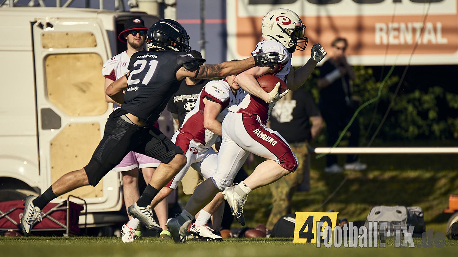 GFL 2 | Langenfeld Longhorns vs. Hamburg Pioneers | 10.05.2025 | Jahnstadion, Langenfeld | Punkte Endstand 35 : 10 | Bildnummer: 2025-05-10_0676 - LangenfeldLonghornsVsHamburgPioneers