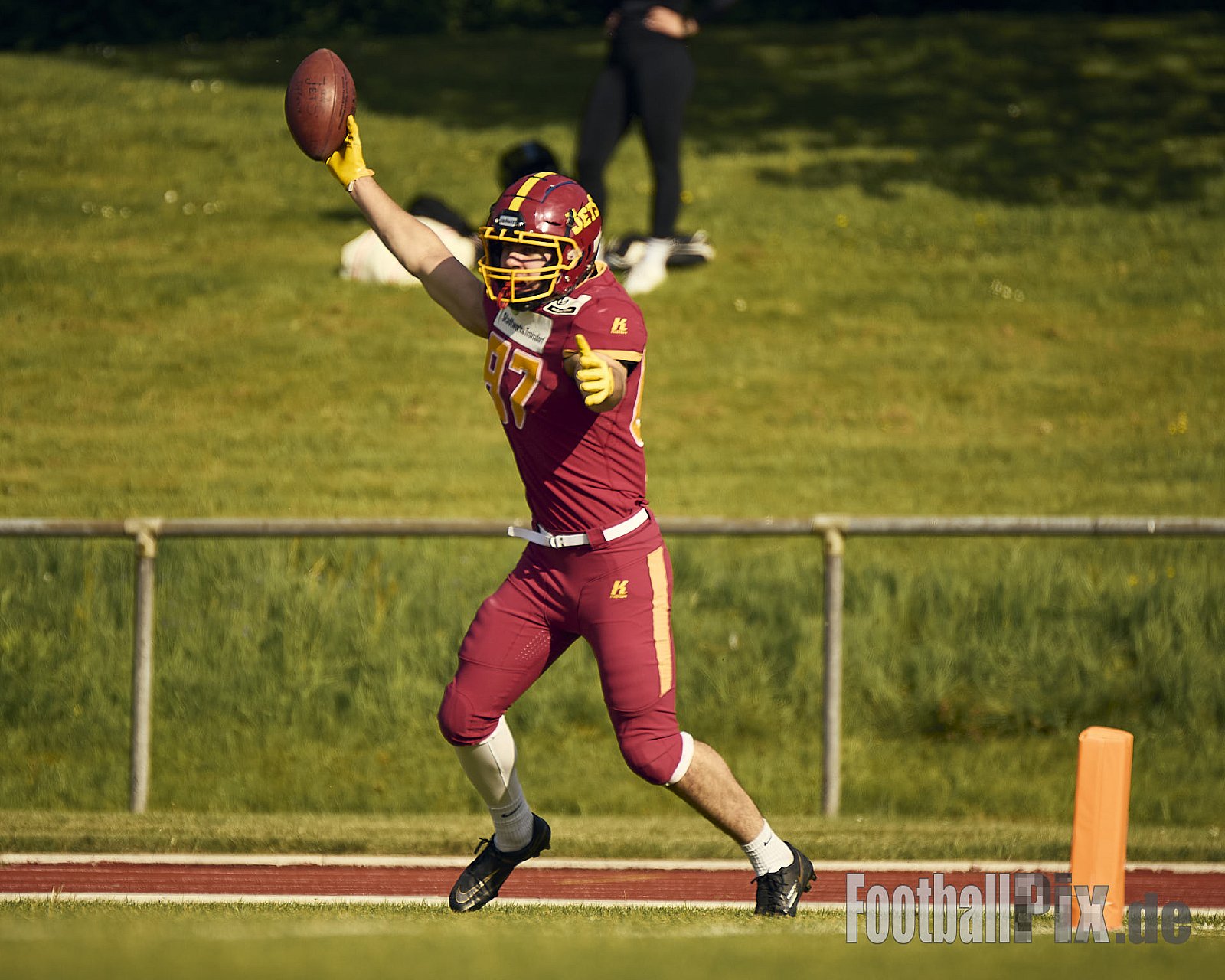AFCV RL NRW | Troisdorf Jets vs. Essen Assindia Cardinals | 17.05.2025 | Aggerstadion, 53840 Troisdorf | Punkte Endstand 19 : 14 | Bildnummer: 2025-05-17_0065 - TroisdorfJetsVsEssenAssindiaCardinals