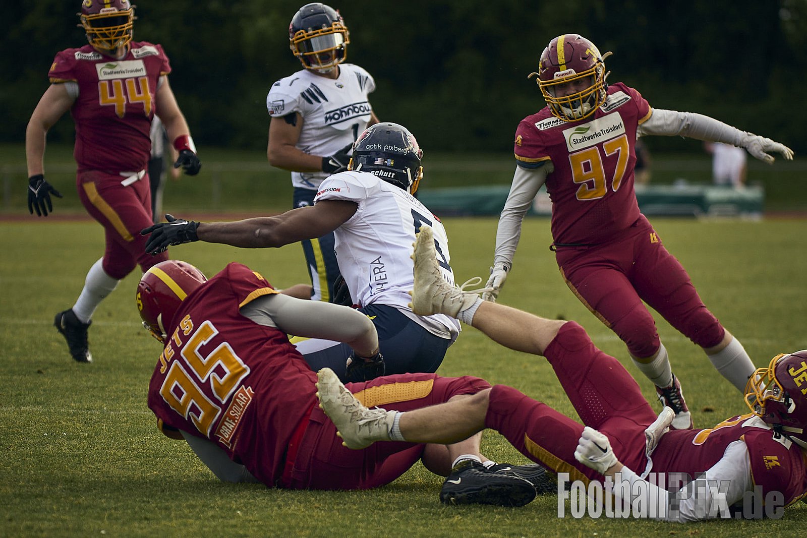 AFCV RL NRW | Troisdorf Jets vs. Essen Assindia Cardinals | 17.05.2025 | Aggerstadion, 53840 Troisdorf | Punkte Endstand 19 : 14 | Bildnummer: 2025-05-17_0293 - TroisdorfJetsVsEssenAssindiaCardinals