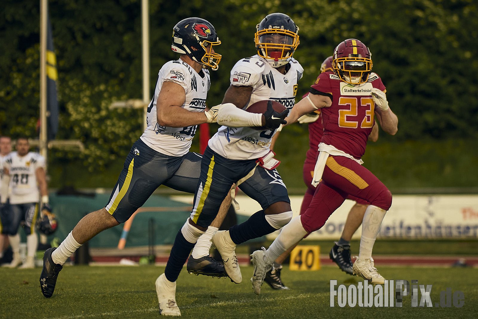 AFCV RL NRW | Troisdorf Jets vs. Essen Assindia Cardinals | 17.05.2025 | Aggerstadion, 53840 Troisdorf | Punkte Endstand 19 : 14 | Bildnummer: 2025-05-17_0342 - TroisdorfJetsVsEssenAssindiaCardinals