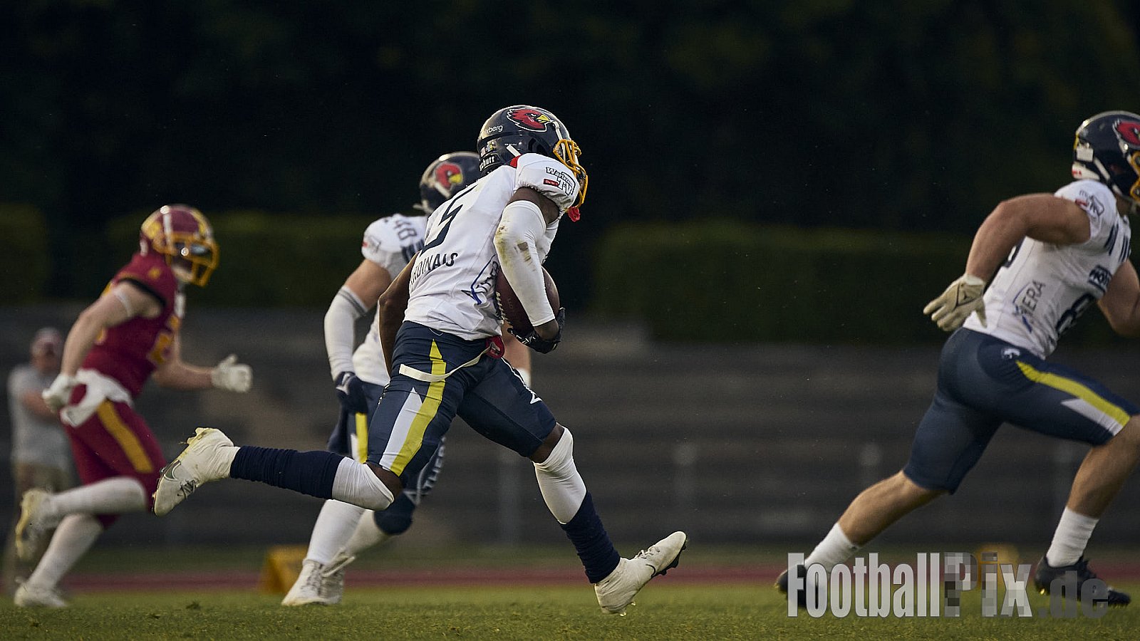 AFCV RL NRW | Troisdorf Jets vs. Essen Assindia Cardinals | 17.05.2025 | Aggerstadion, 53840 Troisdorf | Punkte Endstand 19 : 14 | Bildnummer: 2025-05-17_0605 - TroisdorfJetsVsEssenAssindiaCardinals