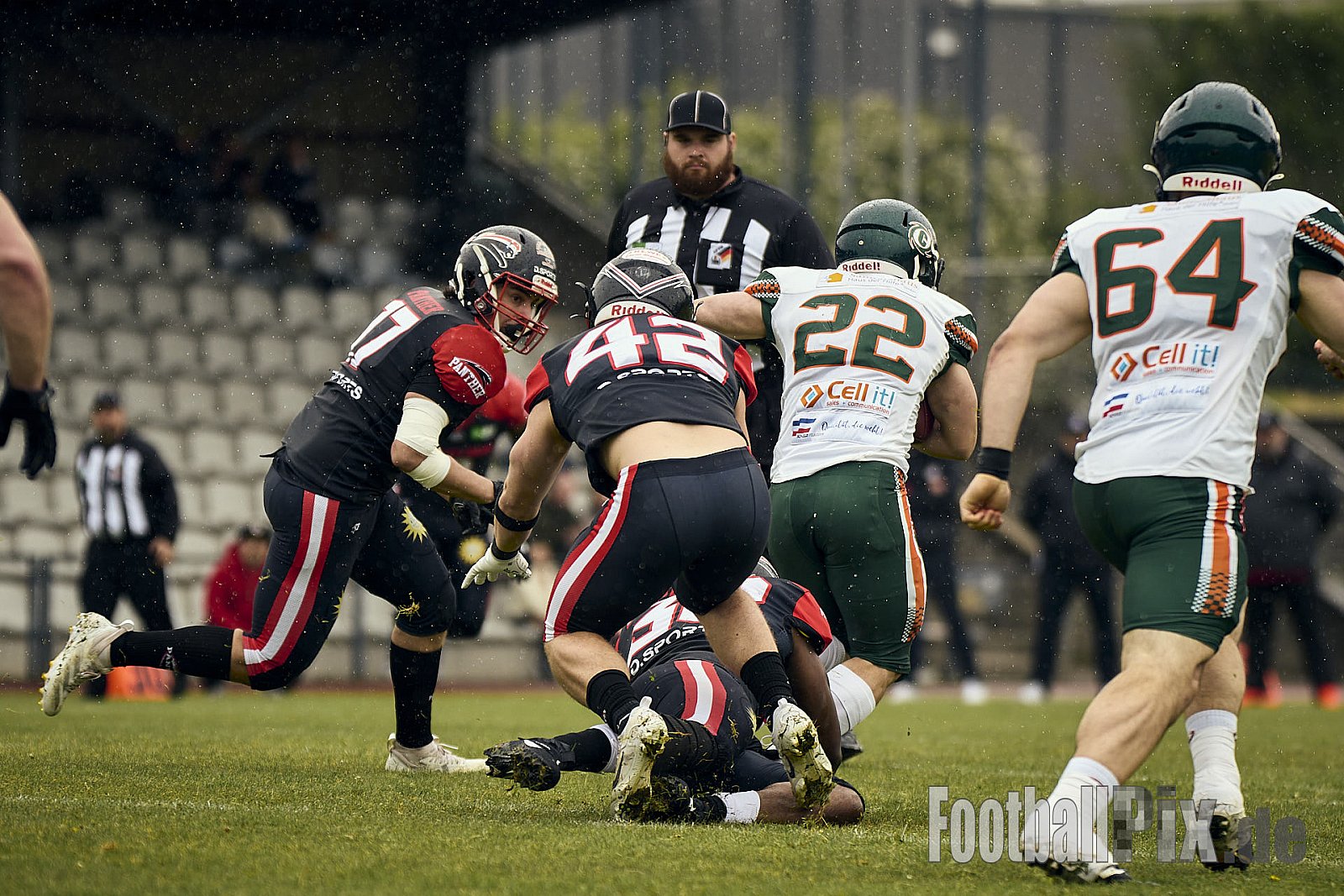 GFL | Düsseldorf Panther vs. Kiel Baltic Hurricanes | 24.05.2025 | Stadion VfL Benrath , 40597 Düsseldorf | Punkte Endstand 14 : 30 | Bildnummer: 2025-05-24_0113 - DPantherVsKielBalticHurricanes