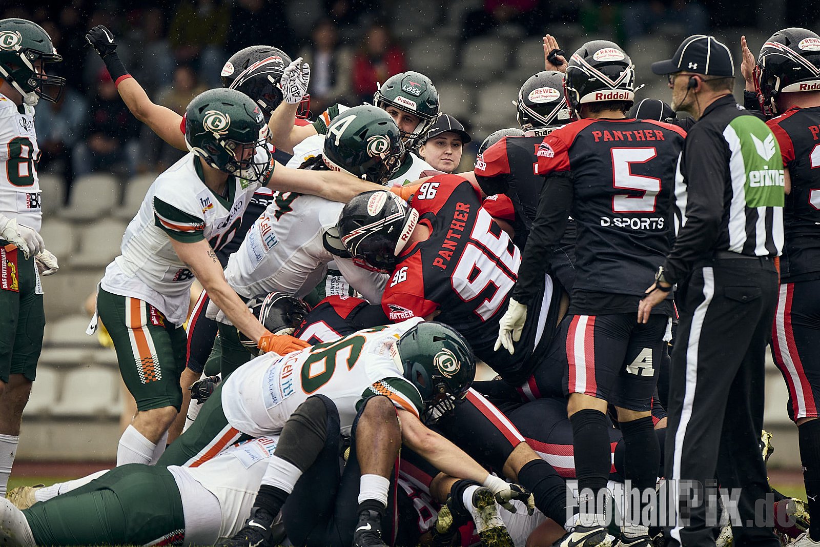 GFL | Düsseldorf Panther vs. Kiel Baltic Hurricanes | 24.05.2025 | Stadion VfL Benrath , 40597 Düsseldorf | Punkte Endstand 14 : 30 | Bildnummer: 2025-05-24_0154 - DPantherVsKielBalticHurricanes