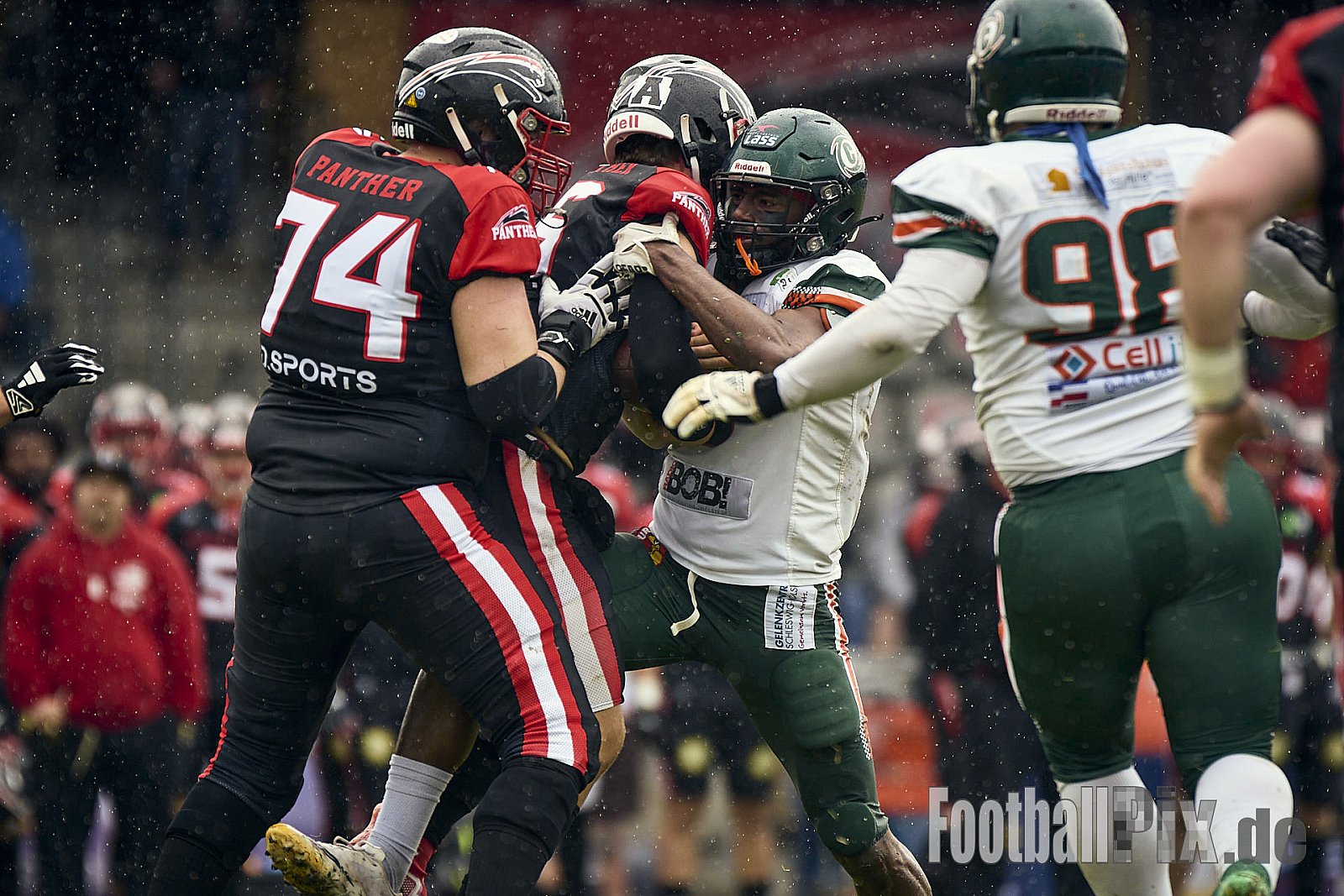 GFL | Düsseldorf Panther vs. Kiel Baltic Hurricanes | 24.05.2025 | Stadion VfL Benrath , 40597 Düsseldorf | Punkte Endstand 14 : 30 | Bildnummer: 2025-05-24_0422 - DPantherVsKielBalticHurricanes