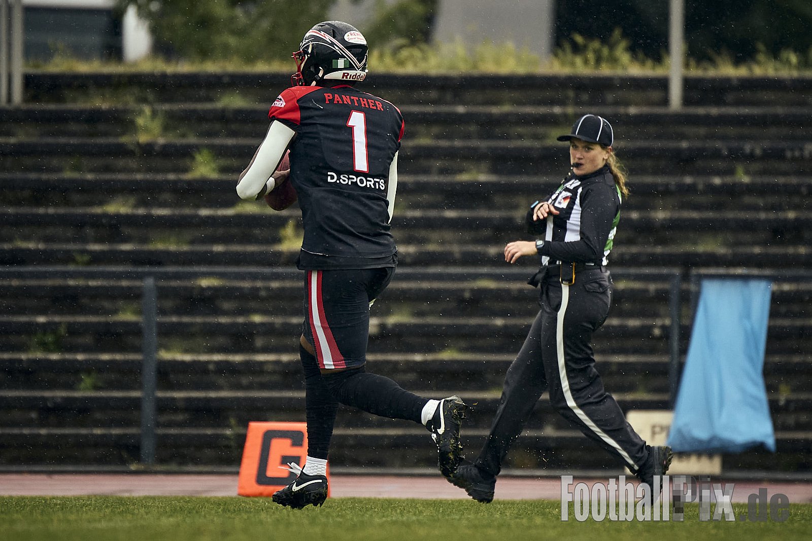 GFL | Düsseldorf Panther vs. Kiel Baltic Hurricanes | 24.05.2025 | Stadion VfL Benrath , 40597 Düsseldorf | Punkte Endstand 14 : 30 | Bildnummer: 2025-05-24_0493 - DPantherVsKielBalticHurricanes
